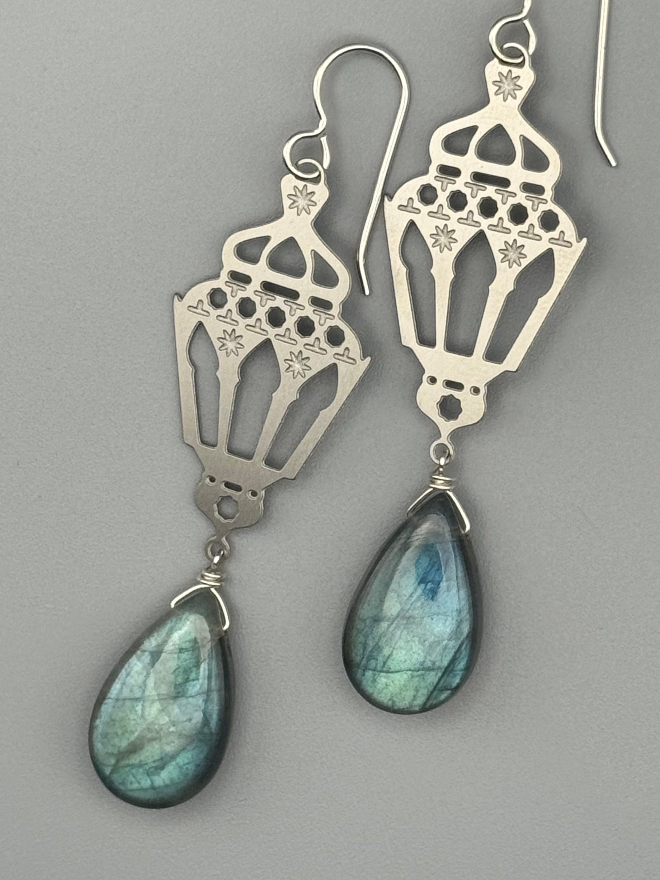 •LANTERN LIGHT• labradorite + silver earrings
