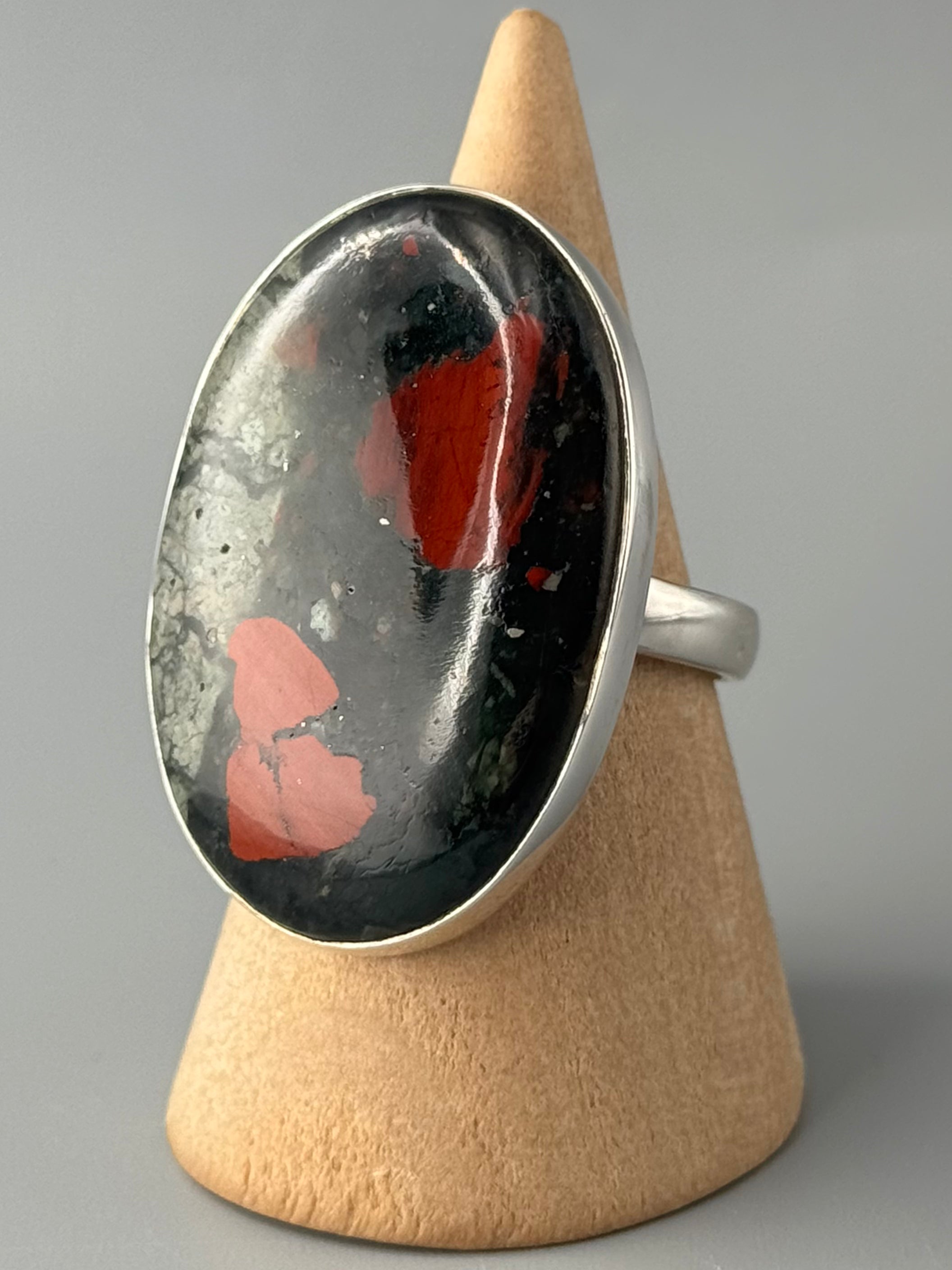•AFRICAN BLOODSTONE - OVAL• sterling silver ring (size 10)