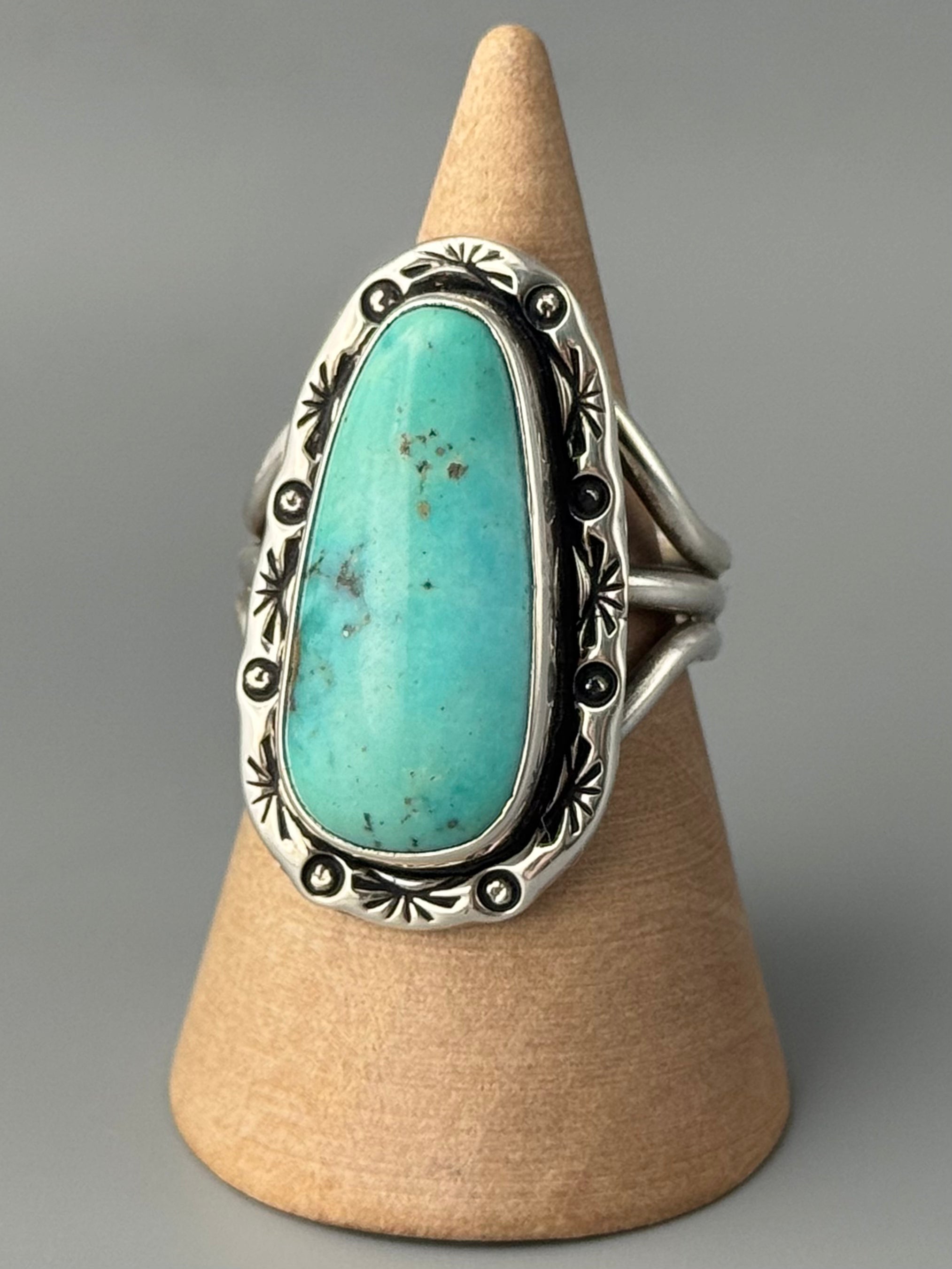 •KINGMAN TURQUOISE - SHÁ• Navajo silver ring (size 10.75)