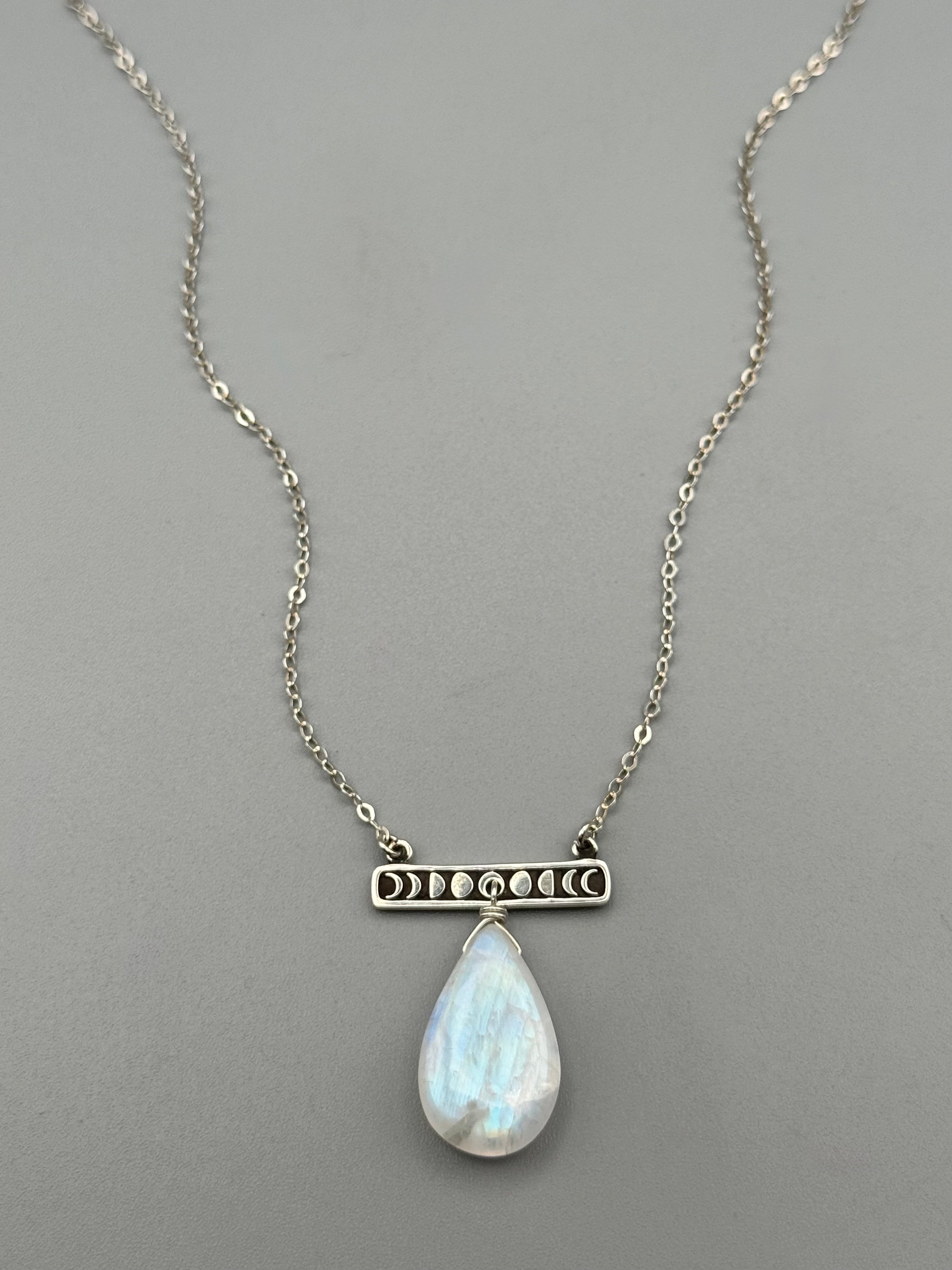 •NYX• rainbow moonstone + silver necklace (17"-19" long)