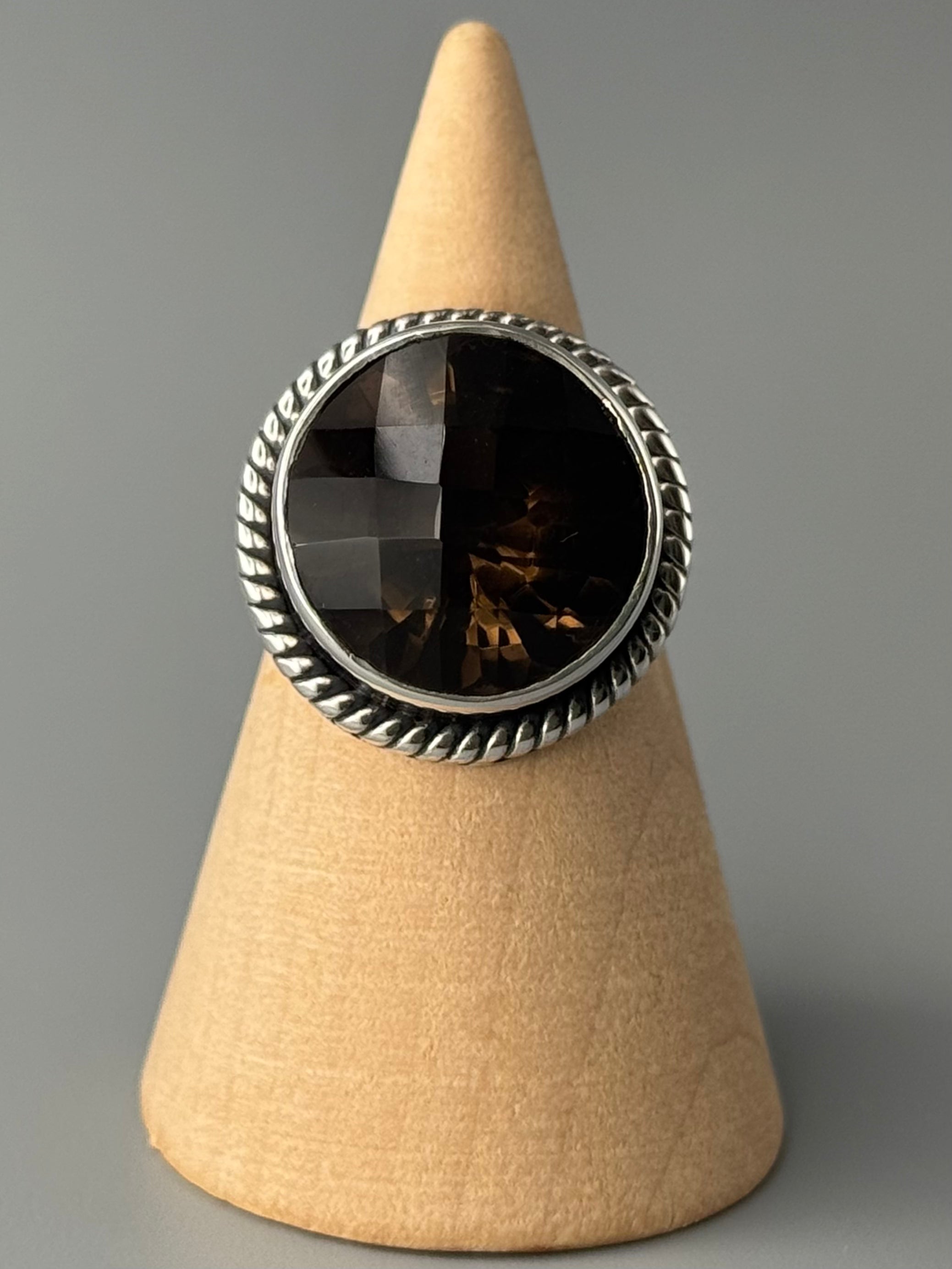 •FACETED SMOKY QUARTZ - ROUND• roped bezel silver ring (size 7)
