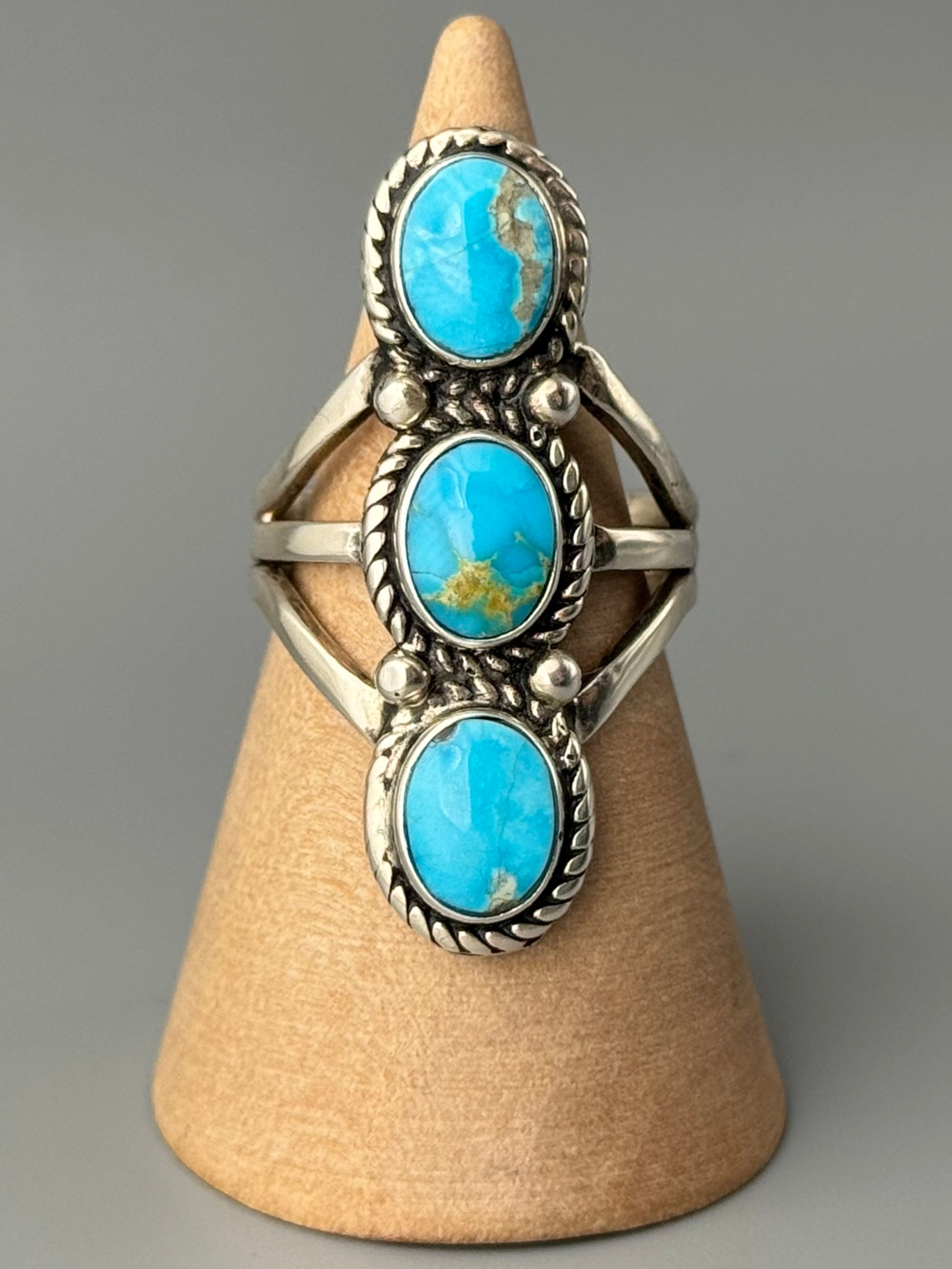 •BLUE RIDGE NEVADA TURQUOISE - TÁÁ• Navajo silver ring (size 7.75)