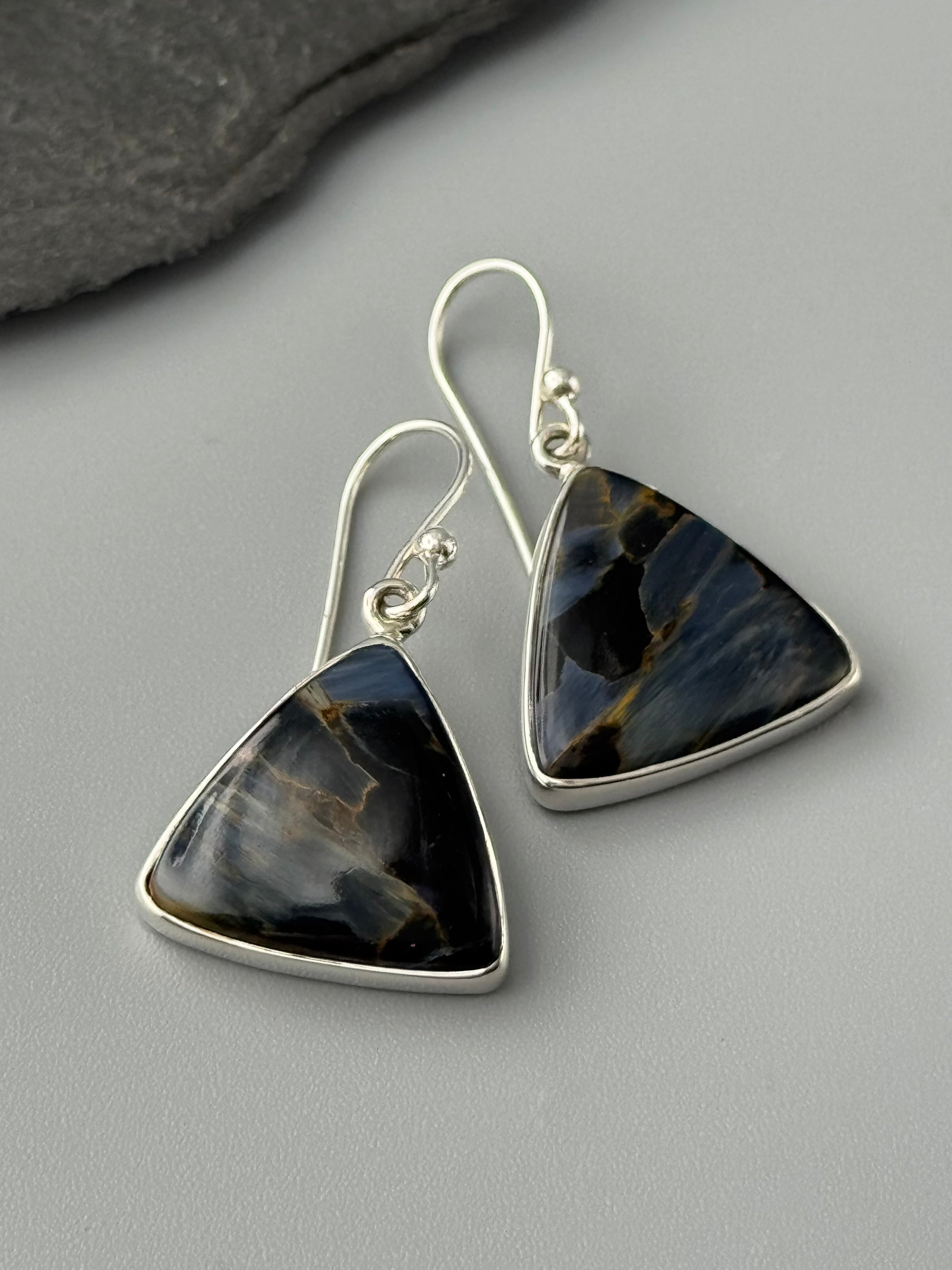 •PIETERSITE - SOFT TRIANGLES• silver dangle earrings