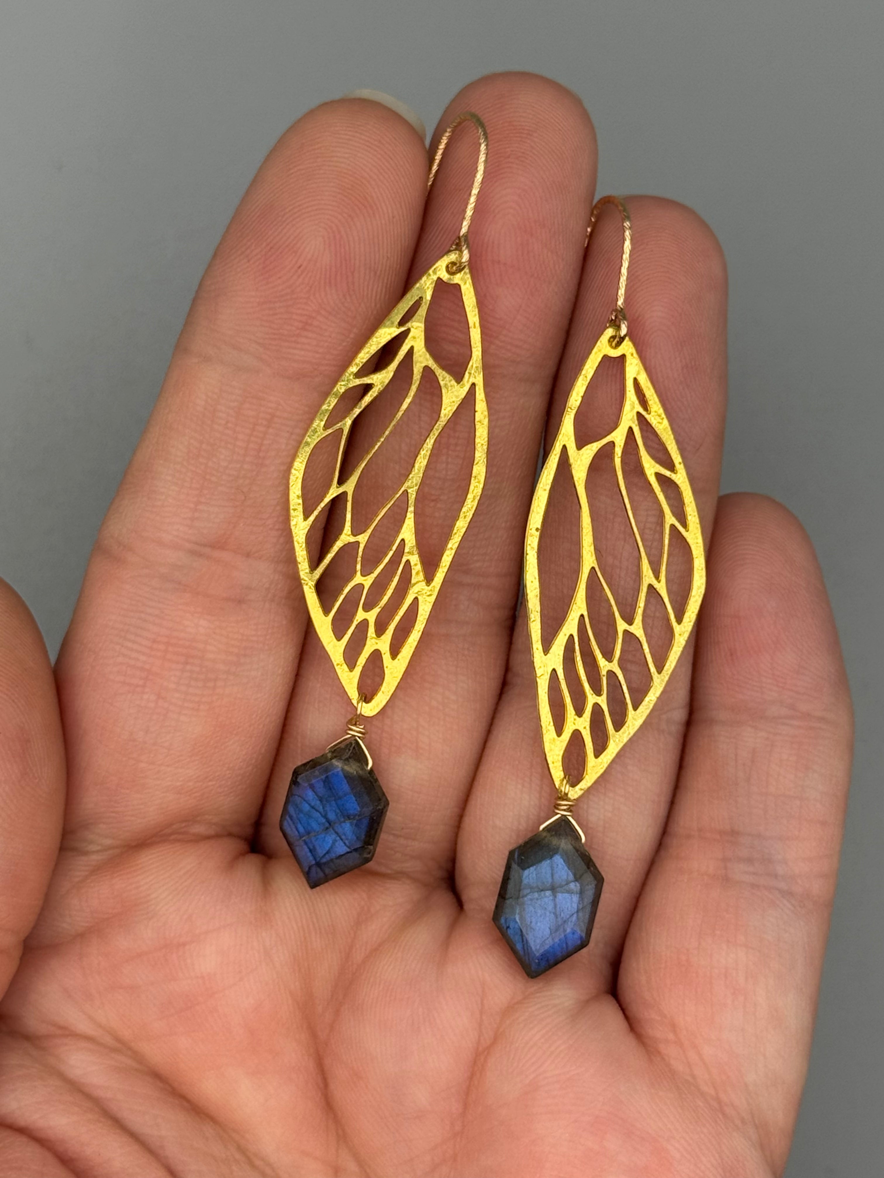 •LIL' METAMORPH• labradorite + gold earrings