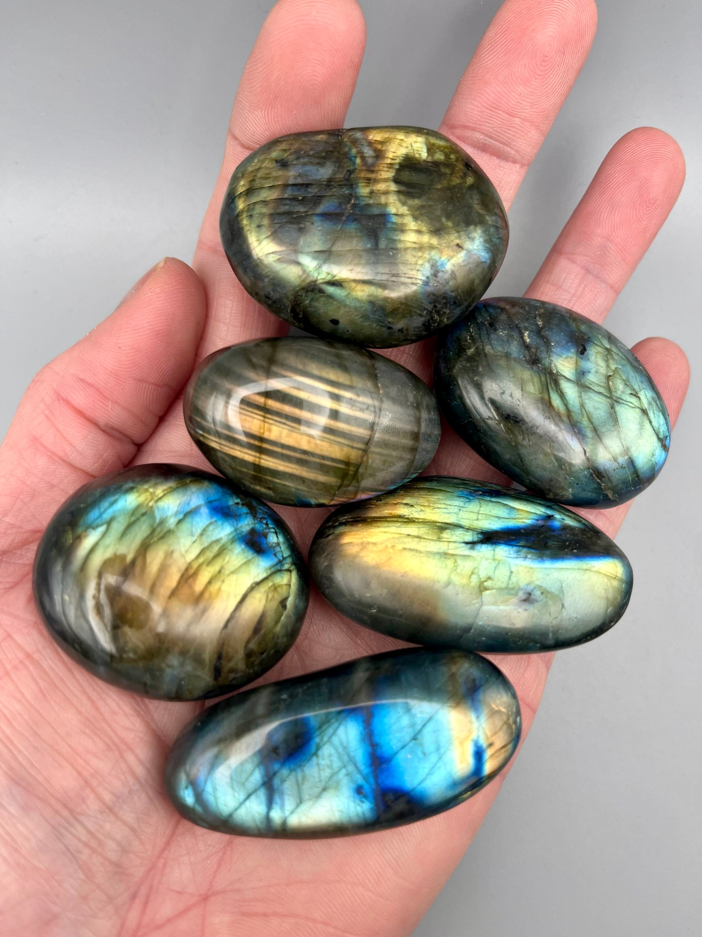 •LABRADORITE• pebble