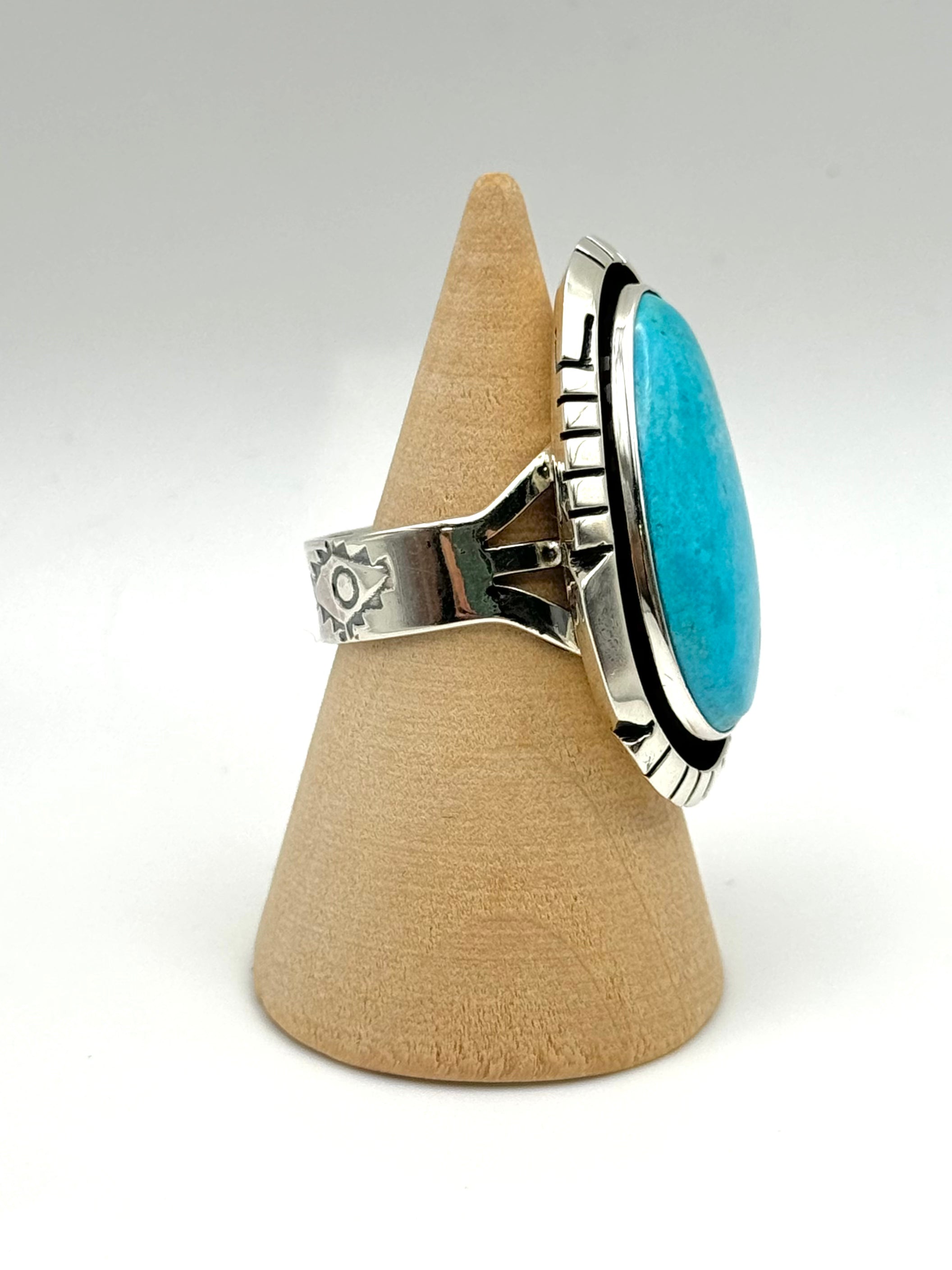 •KINGMAN TURQUOISE - BIGGIE• Navajo silver ring (size 8.25)