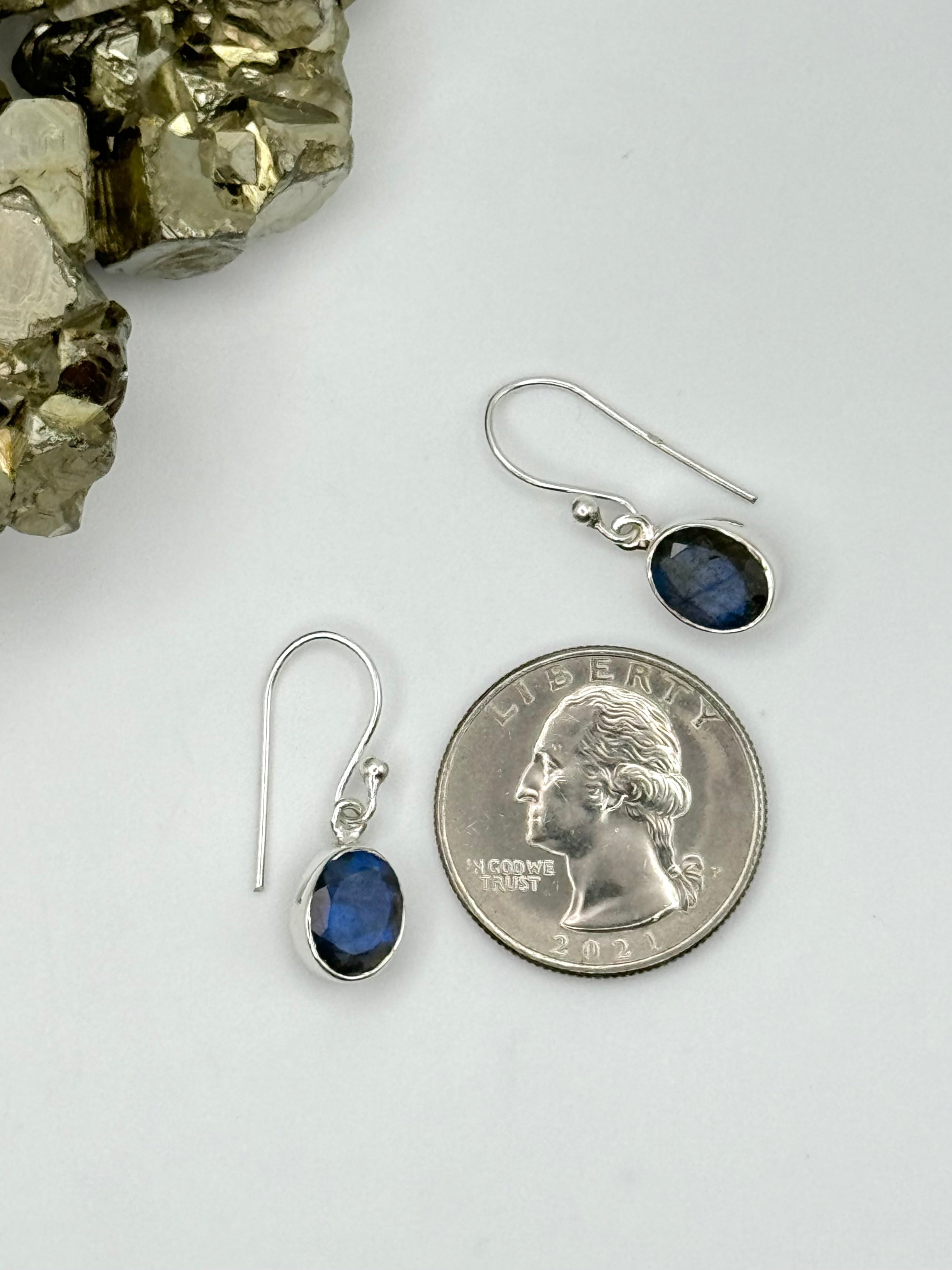 •FACETED LABRADORITE OVAL• silver dangle earrings