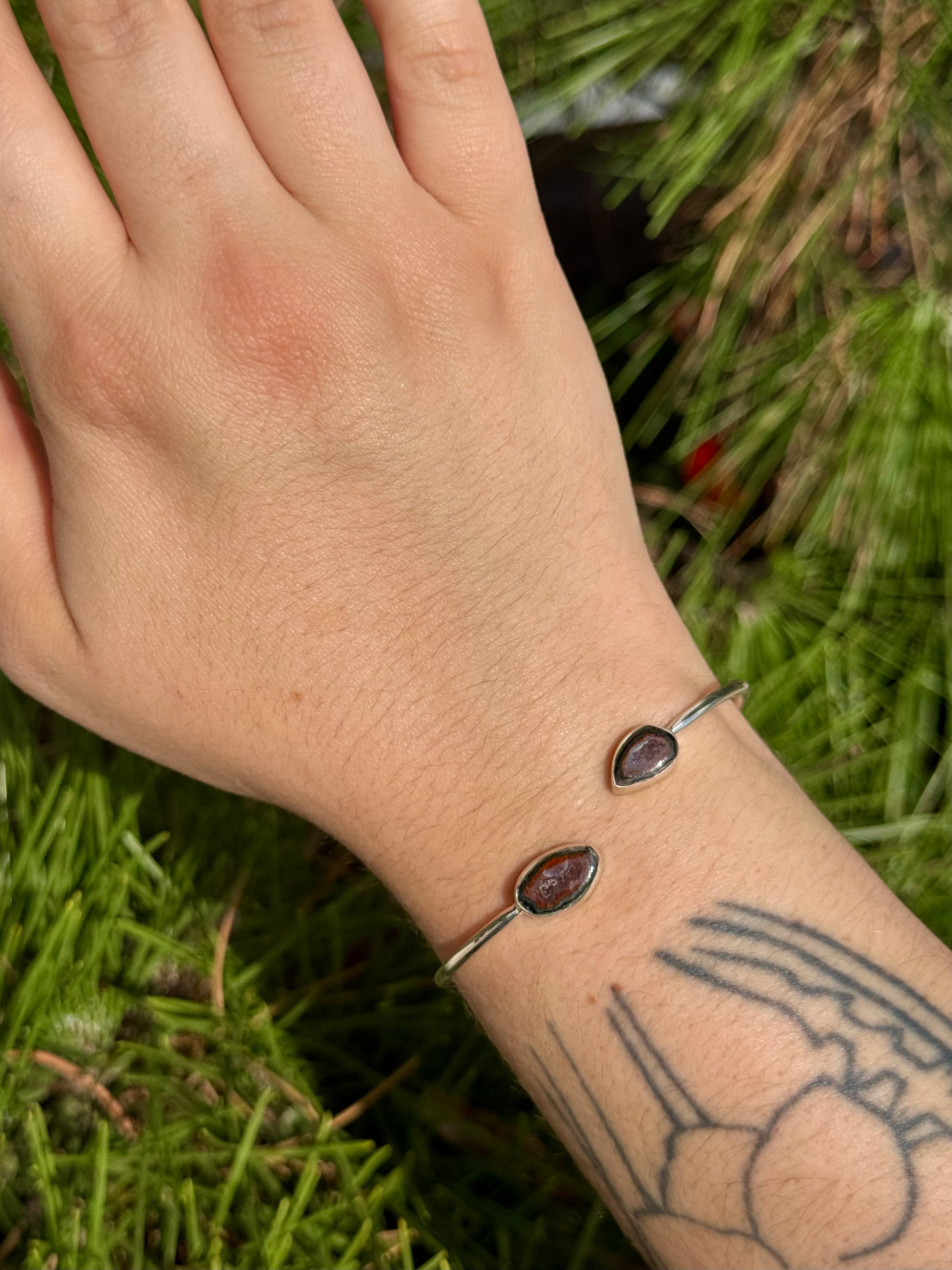 •GEODES• coconut druzy + silver twist-on cuff bracelet