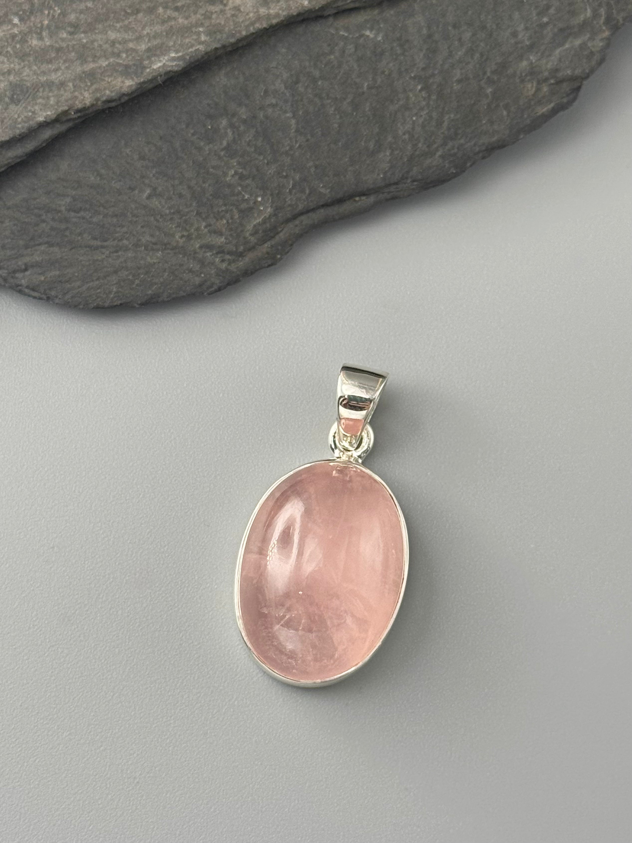 •ROSE QUARTZ - SMALL OVAL• sterling silver pendant