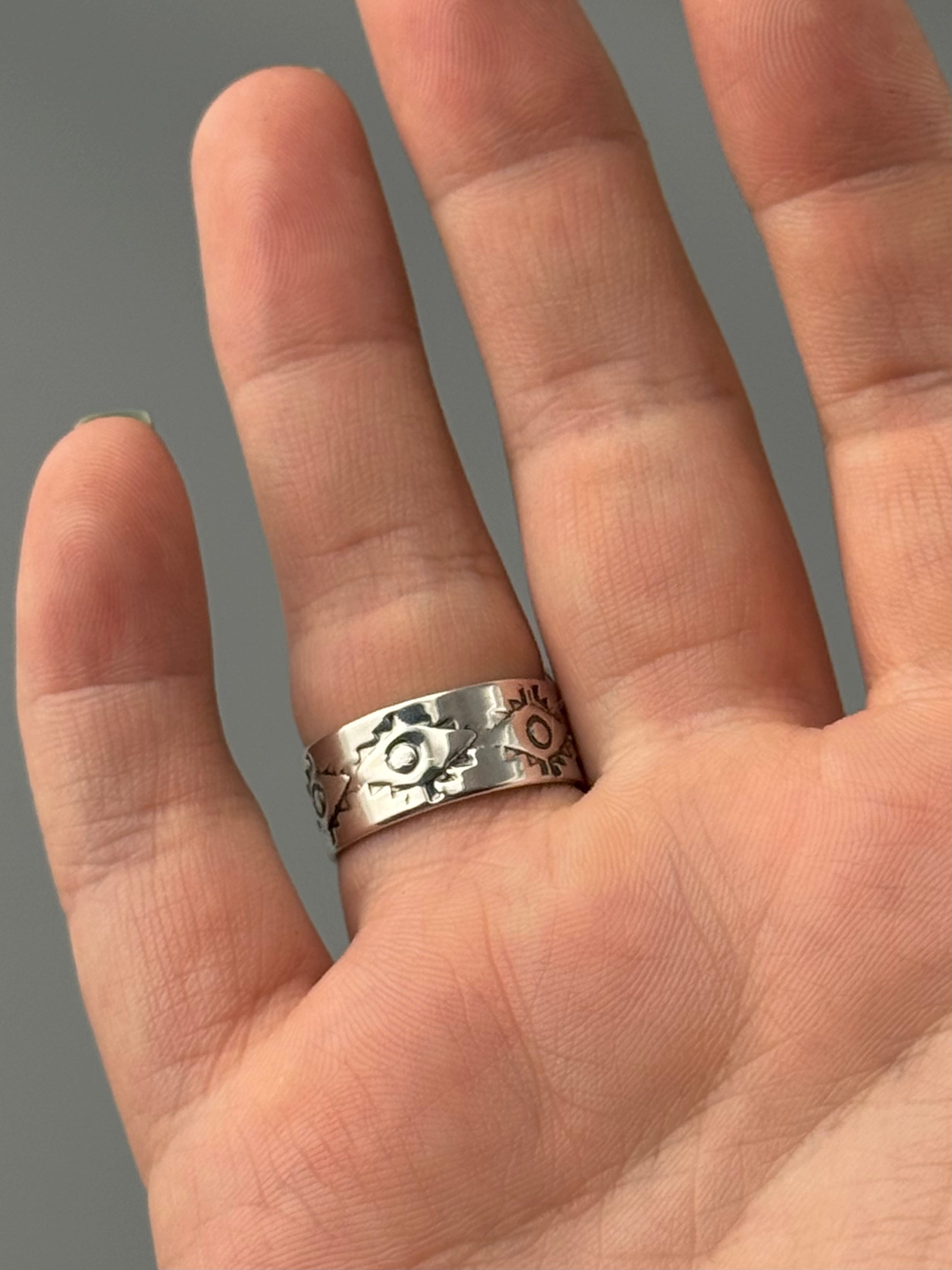•LARIMAR - ORENDA• Navajo silver ring (size 7.5)