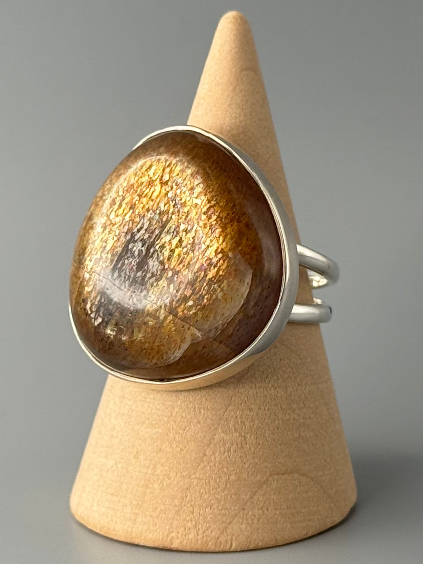 •SUN/MOONSTONE - FREEFORM• split band silver ring (size 9.25)