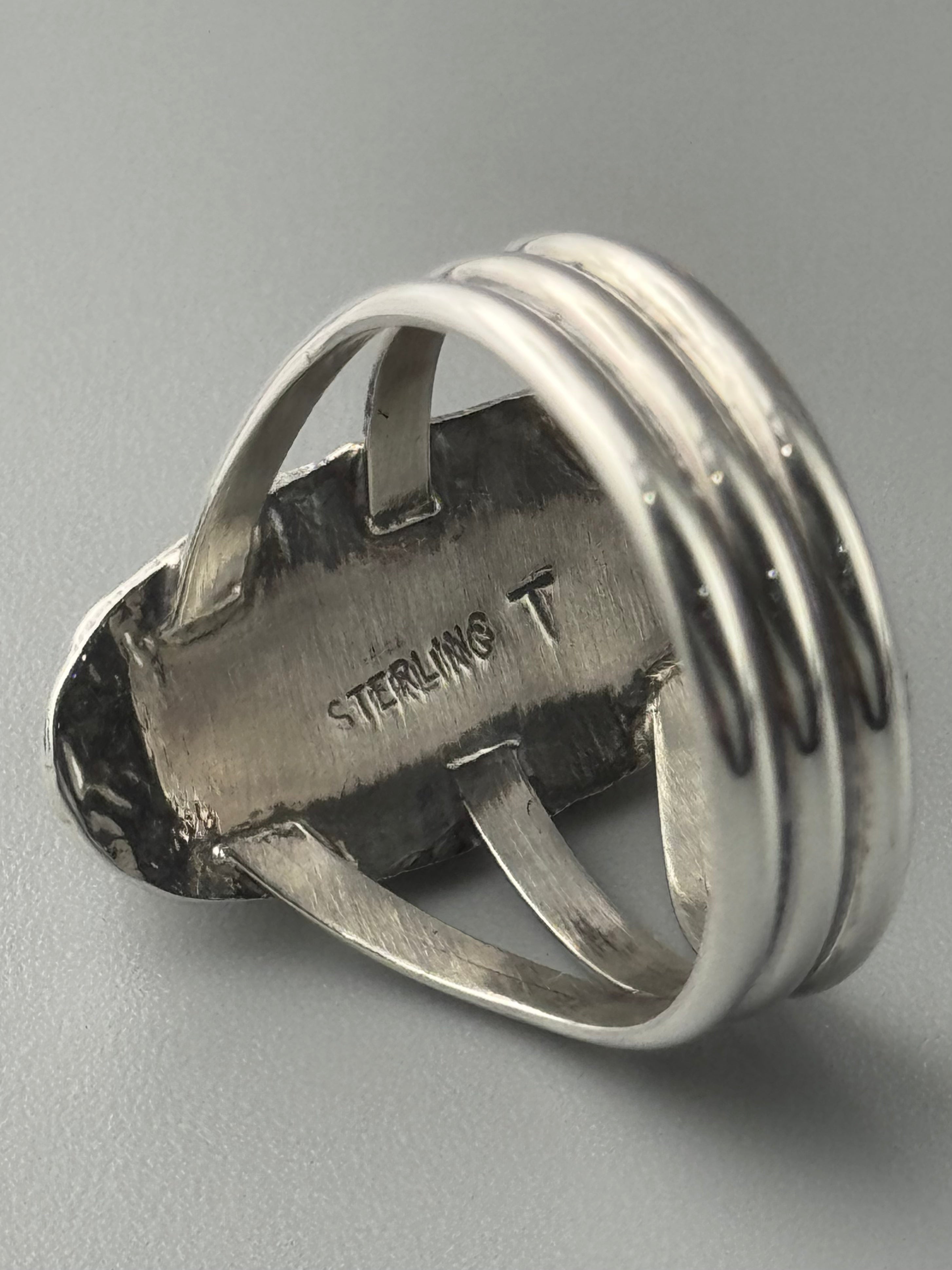 •GASPEITE - SMUDGE• Navajo silver ring (size 8.5)
