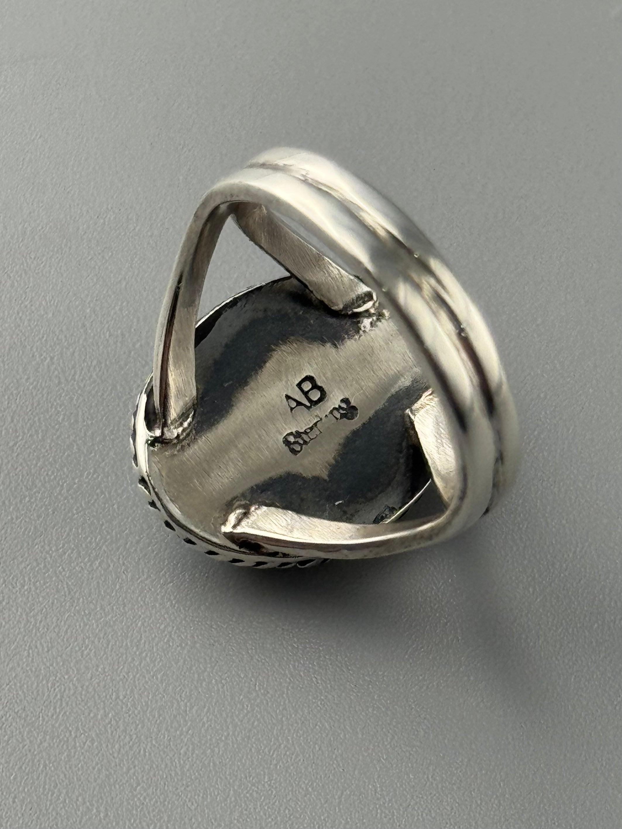 •KINGMAN TURQUOISE - KÉ• Navajo silver ring (size 8.25)