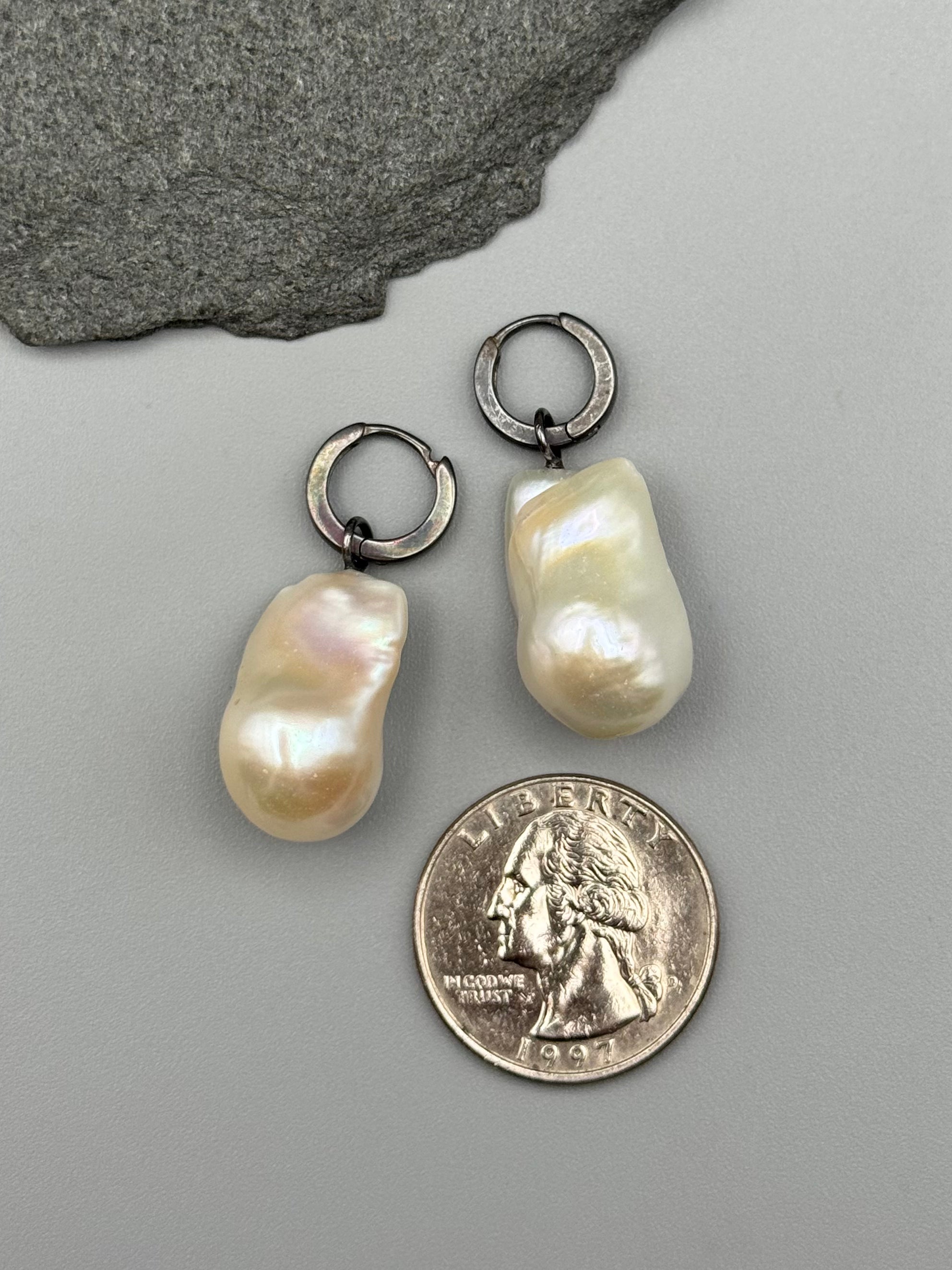 •HUG HOOP• pearl + silver hoop earrings