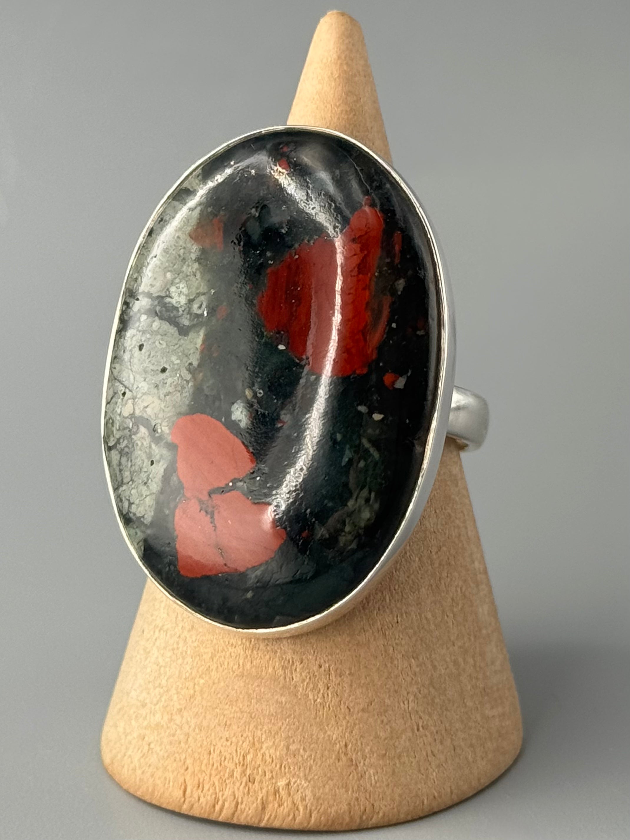 •AFRICAN BLOODSTONE - OVAL• sterling silver ring (size 10)