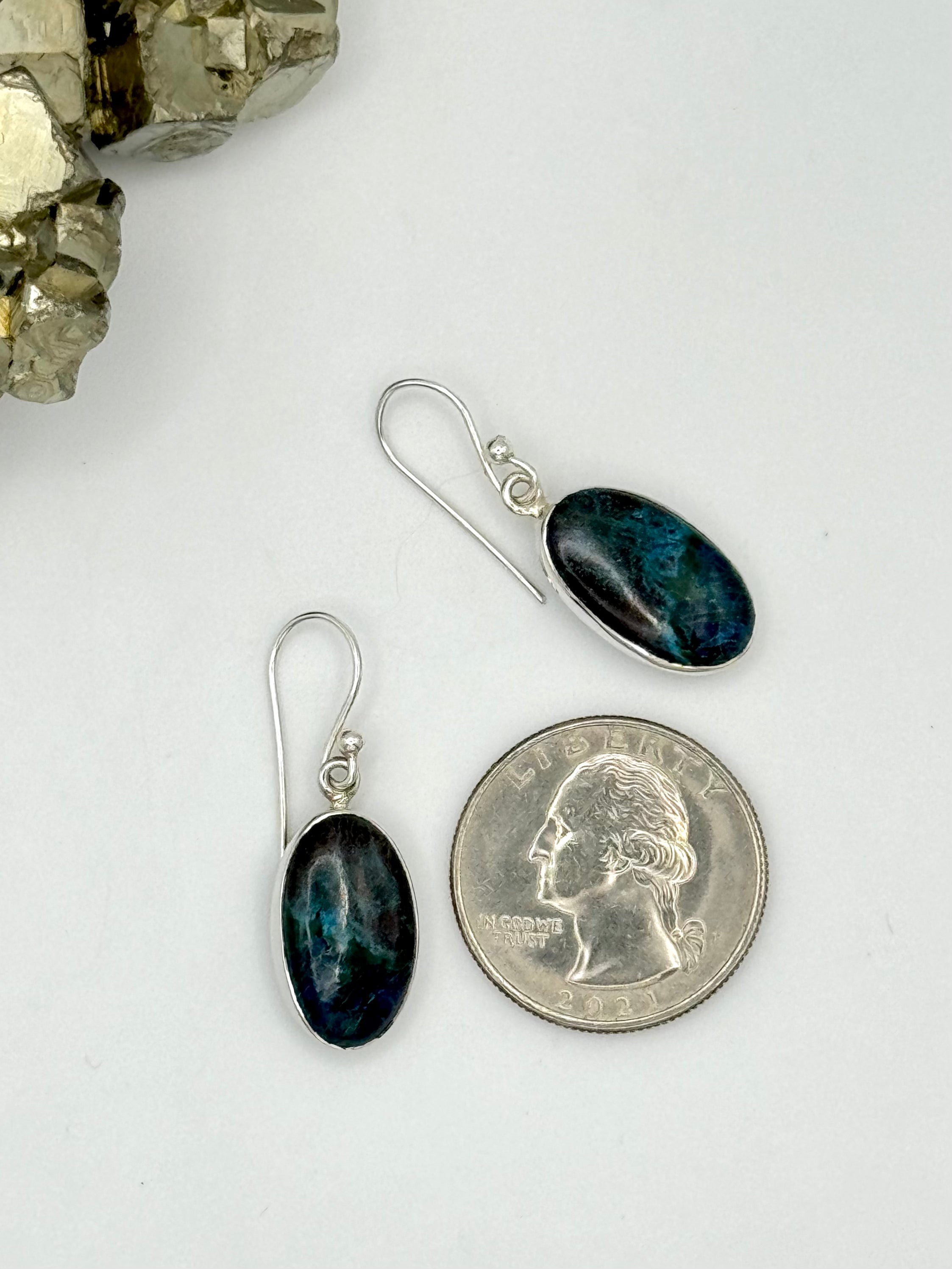 •SHATTUCKITE OVAL• silver dangle earrings