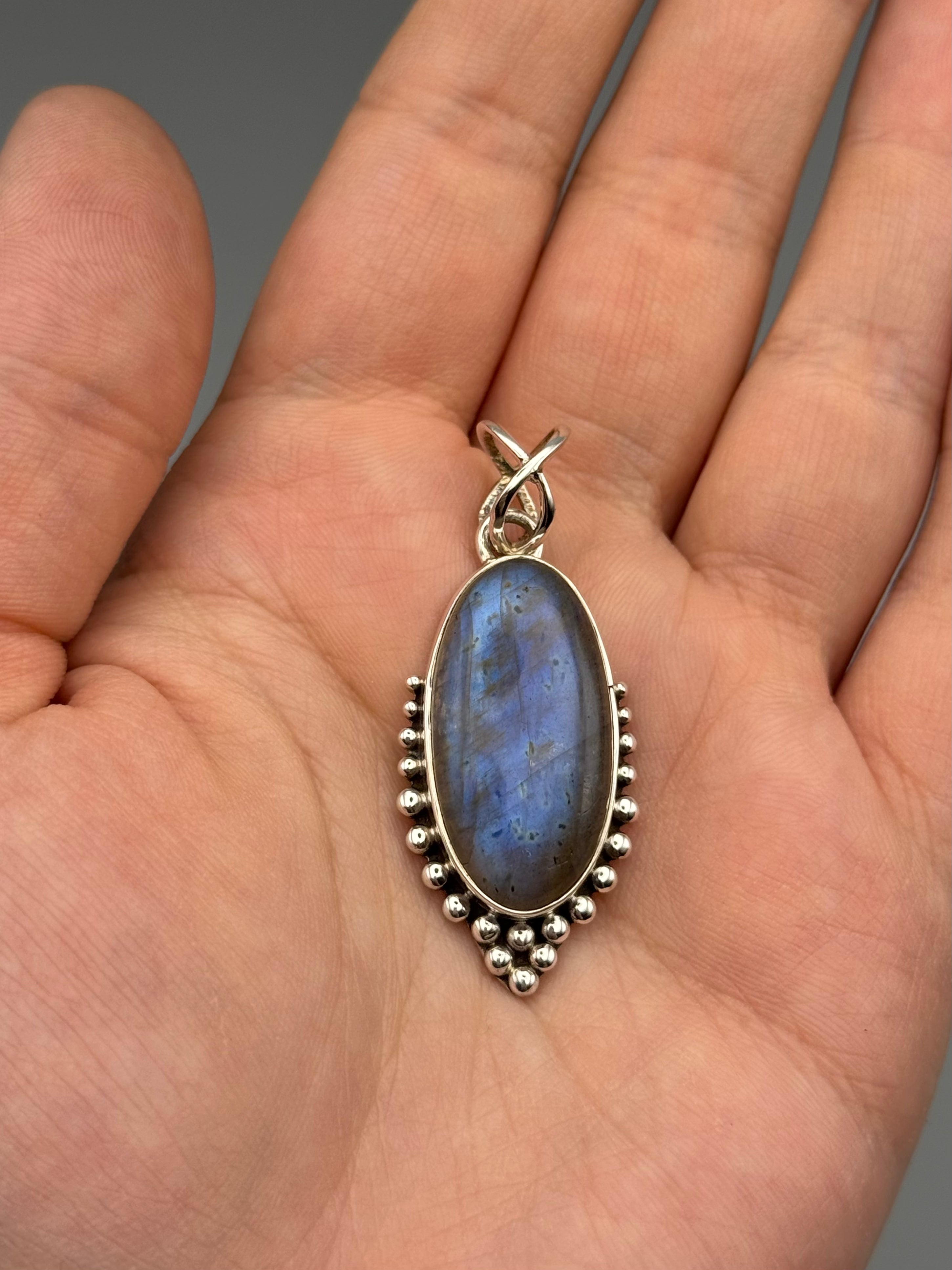 •LABRADORITE - OVAL• dotted bezel silver pendant
