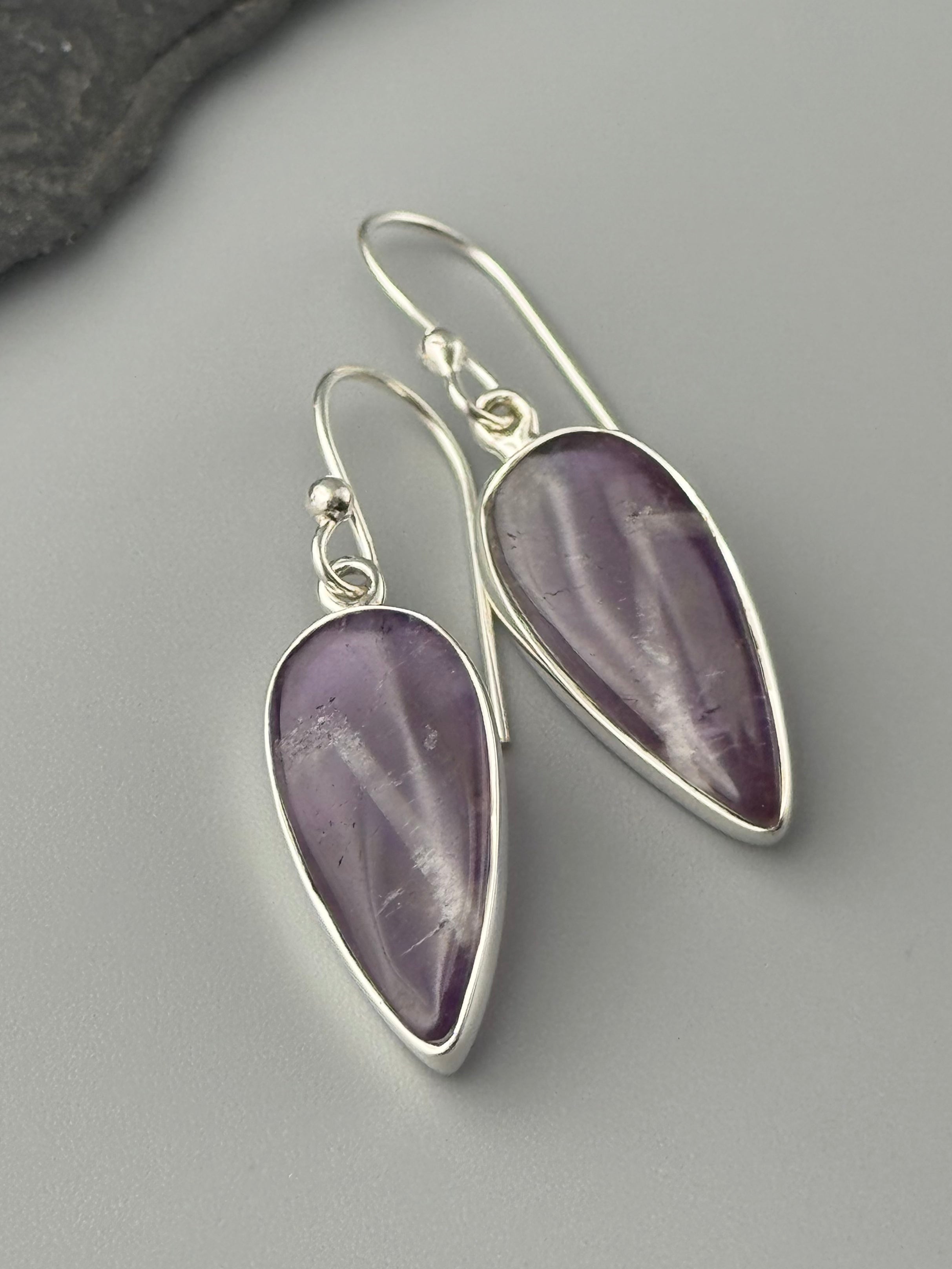 •CHEVRON AMETHYST - SPEAR TEAR• silver dangle earrings