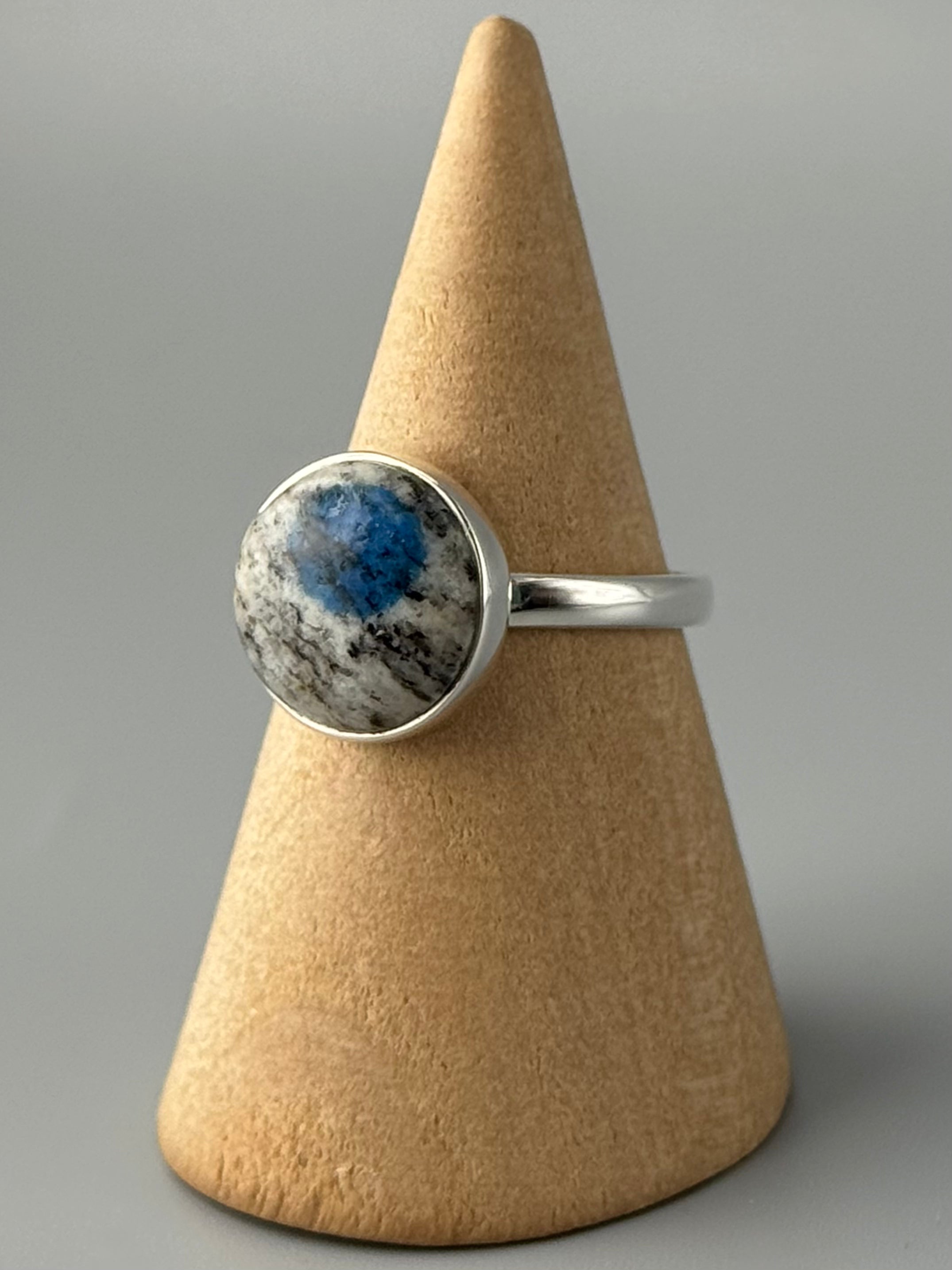 •AZURITE GRANITE - ROUND• simple band silver ring (size 8)