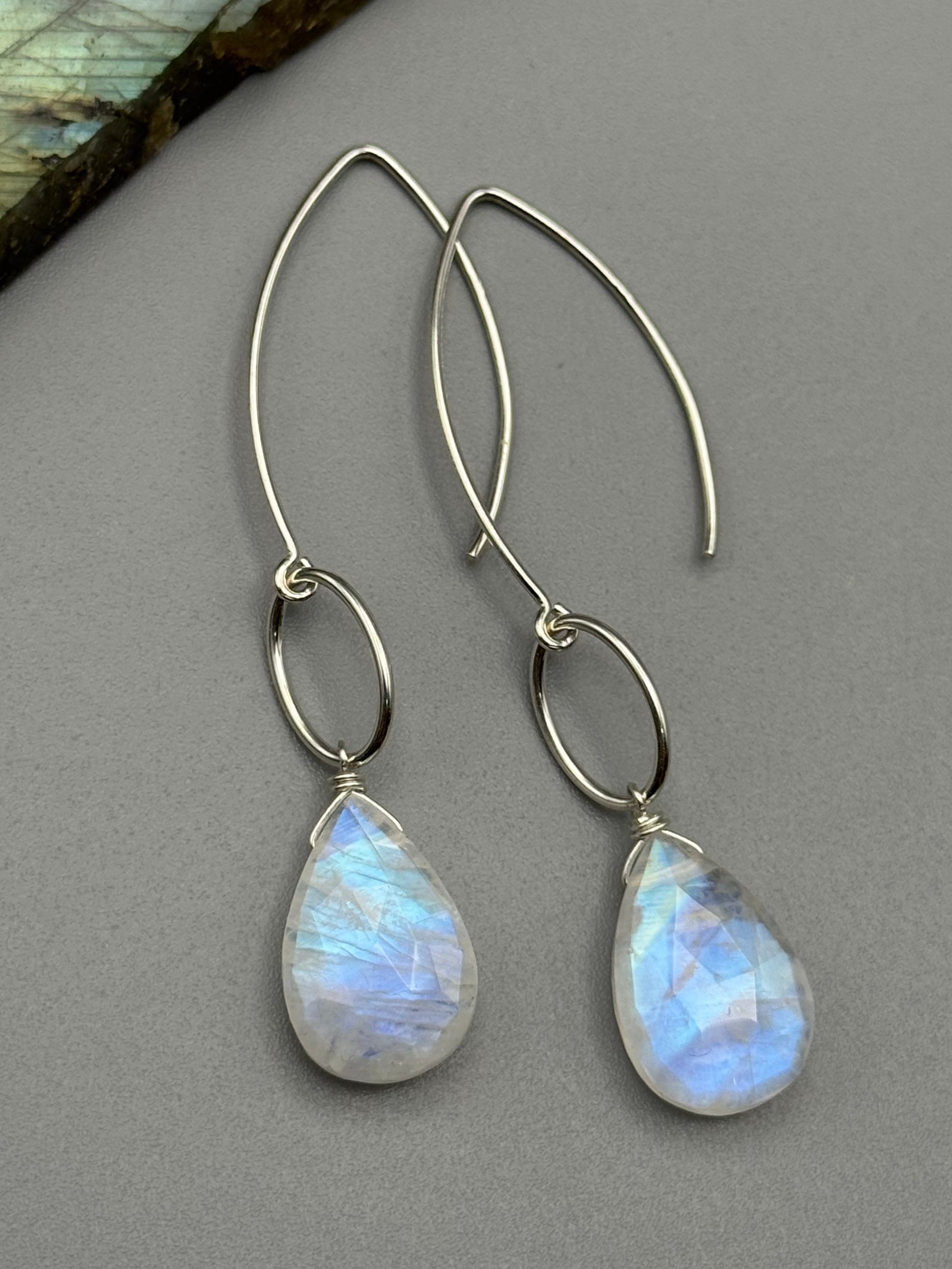 •IO• rainbow moonstone tear + silver earrings