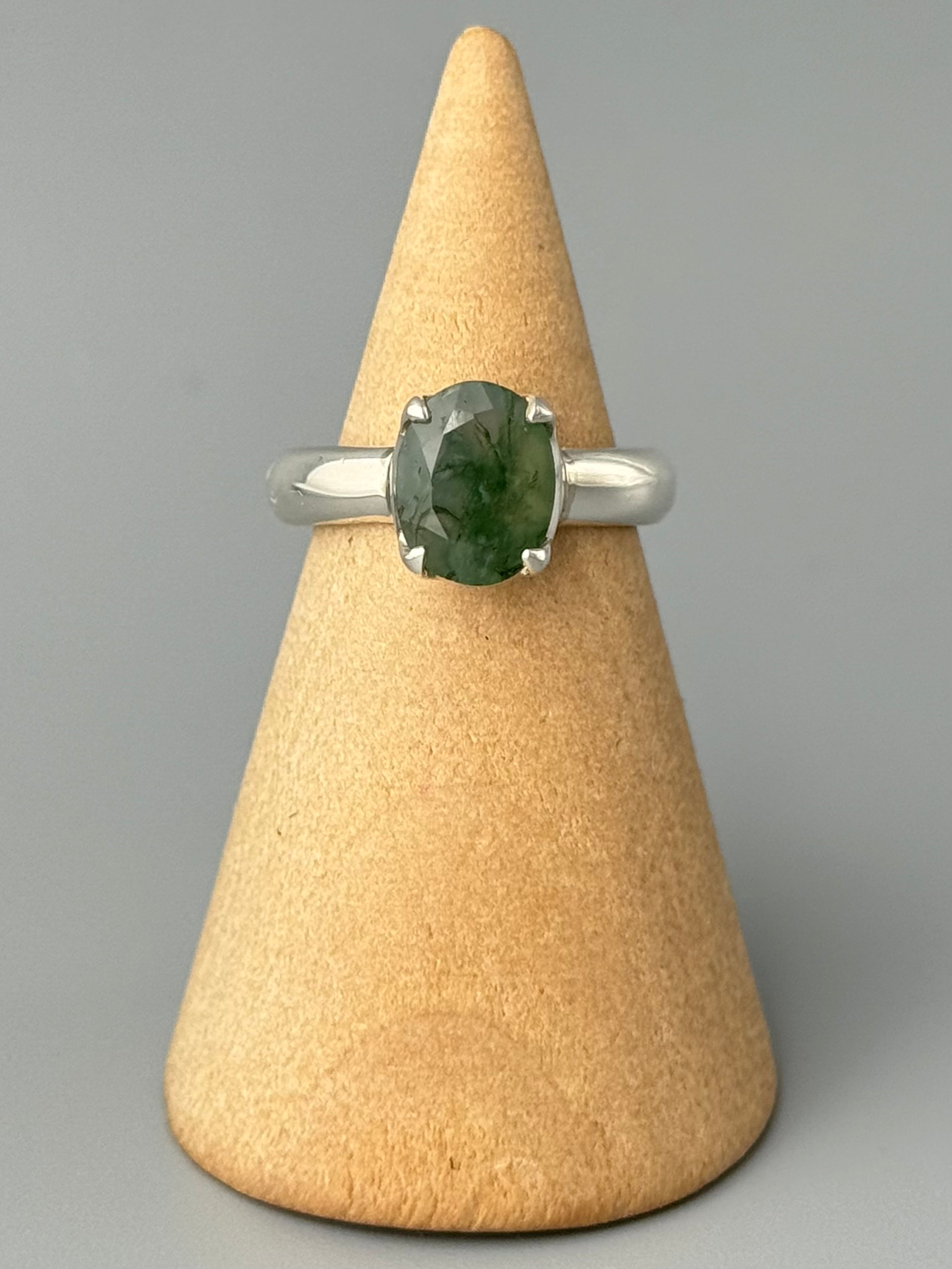 •FACETED MOSS AGATE - OVAL• prong set silver ring (size 5.25)