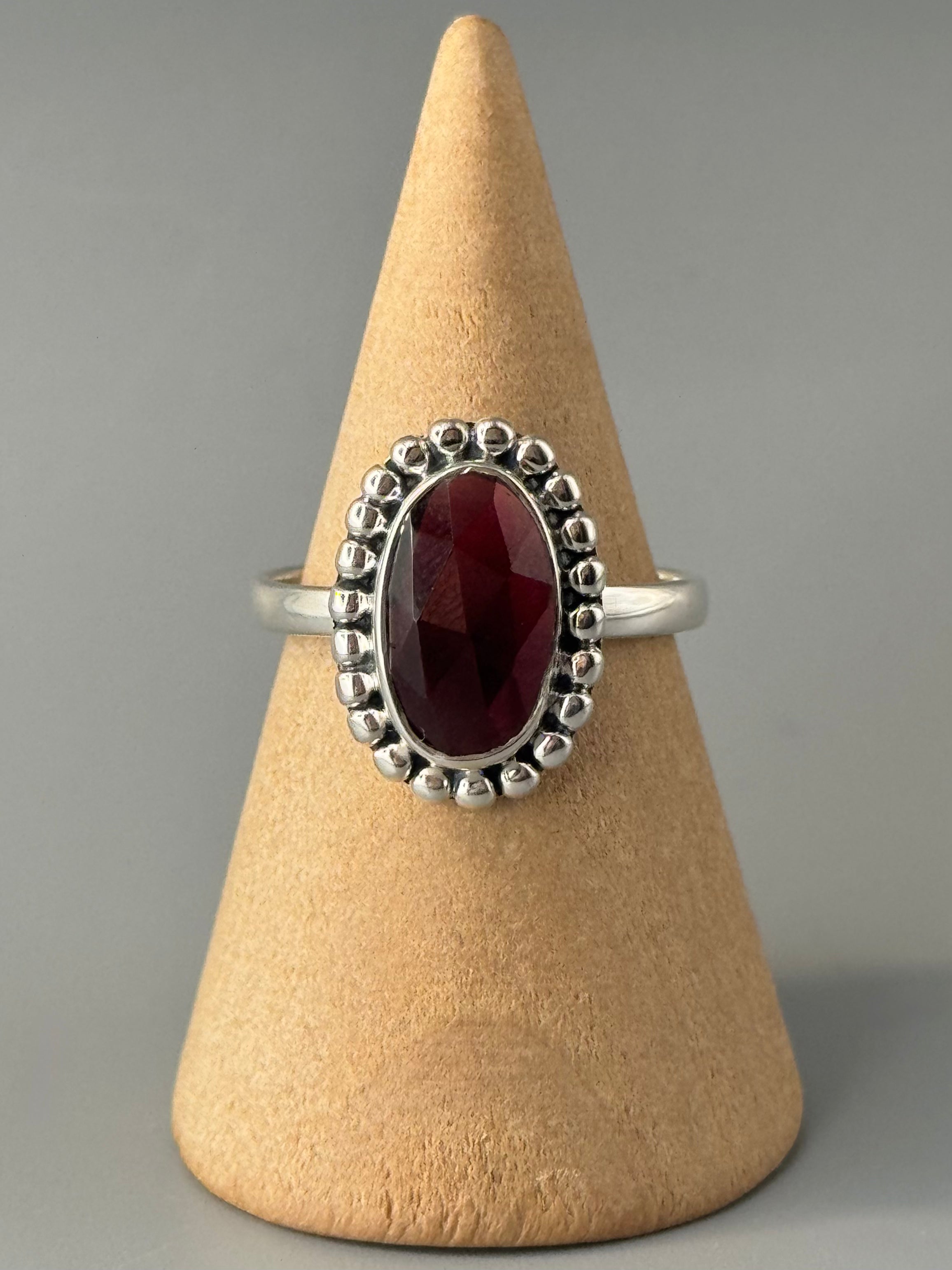 •GARNET - BELLIS• sterling silver ring (size 9)