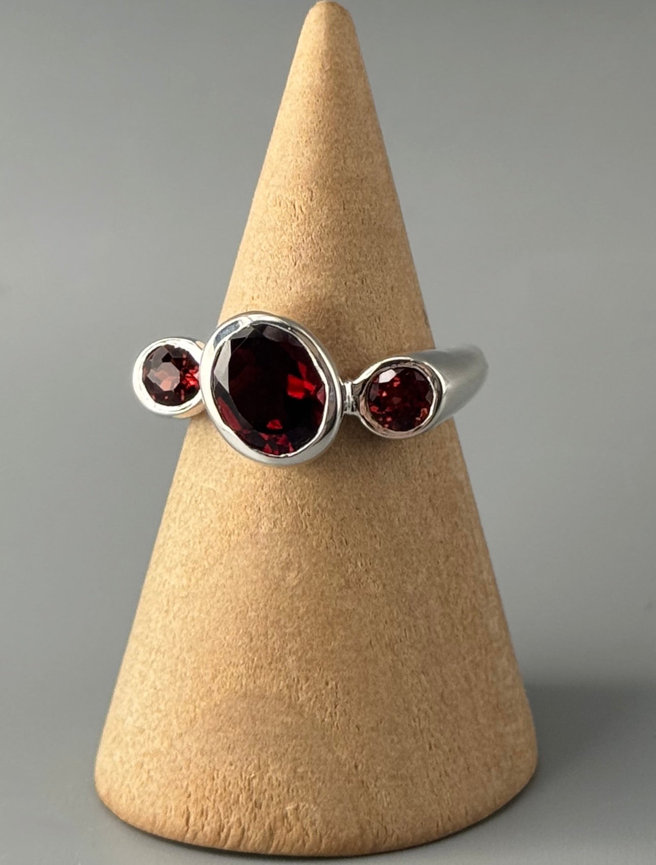•GARNET - ITALIC• sterling silver ring (various sizes)