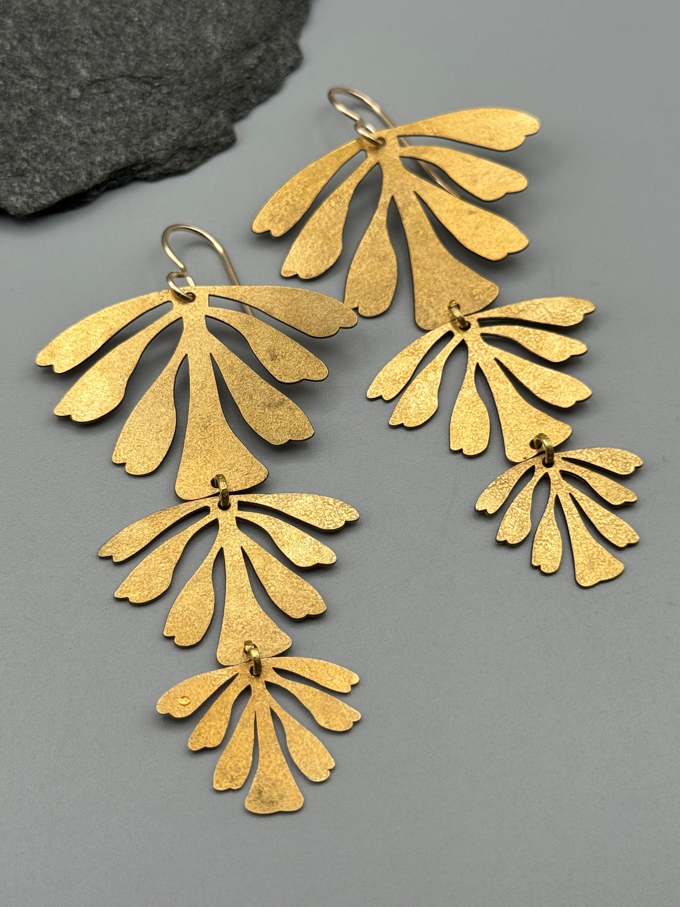 •FERN DANCE• gold dangle earrings