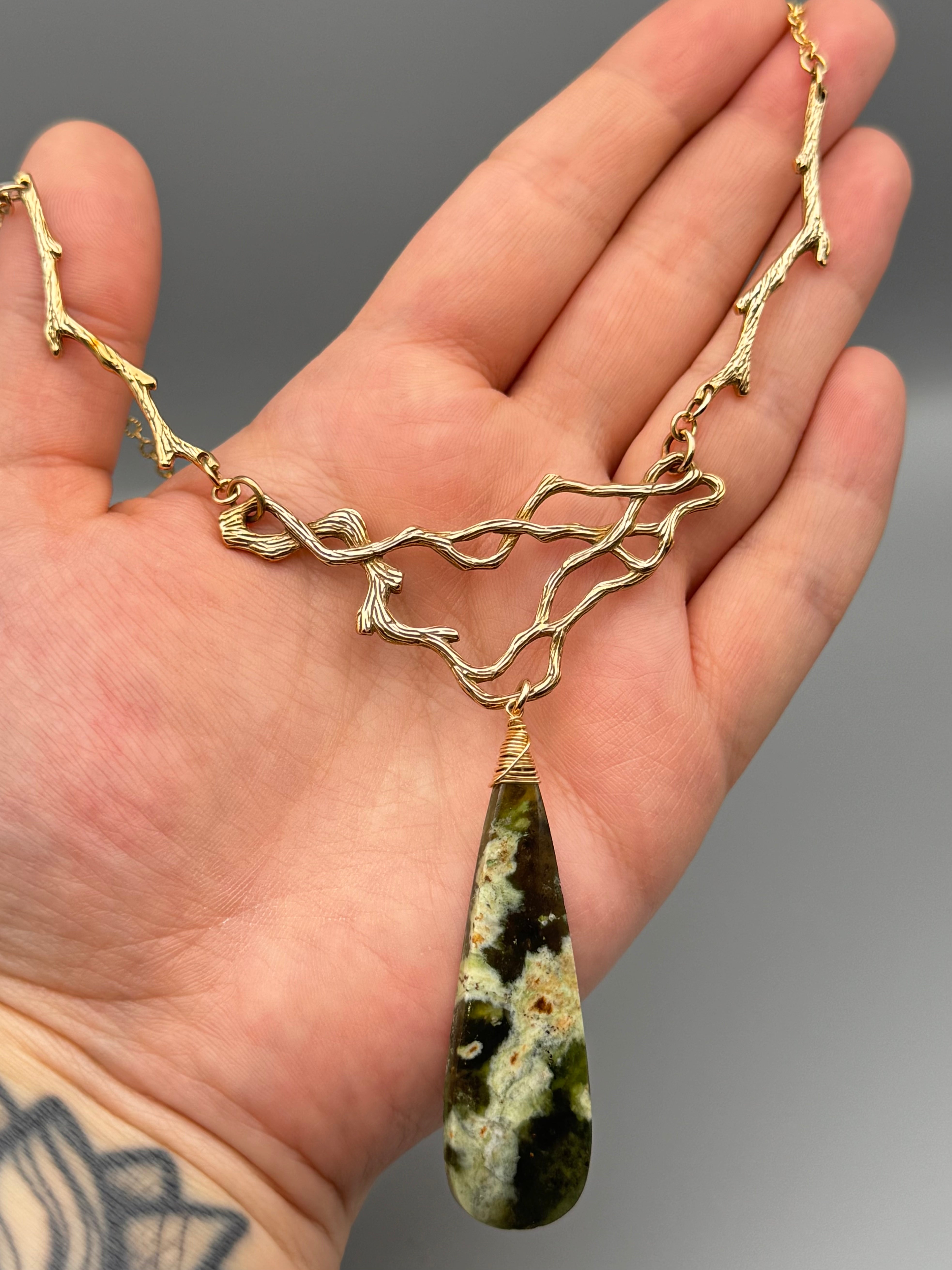 •TSIN• chrome chalcedony + gold necklace (16"-18" long)
