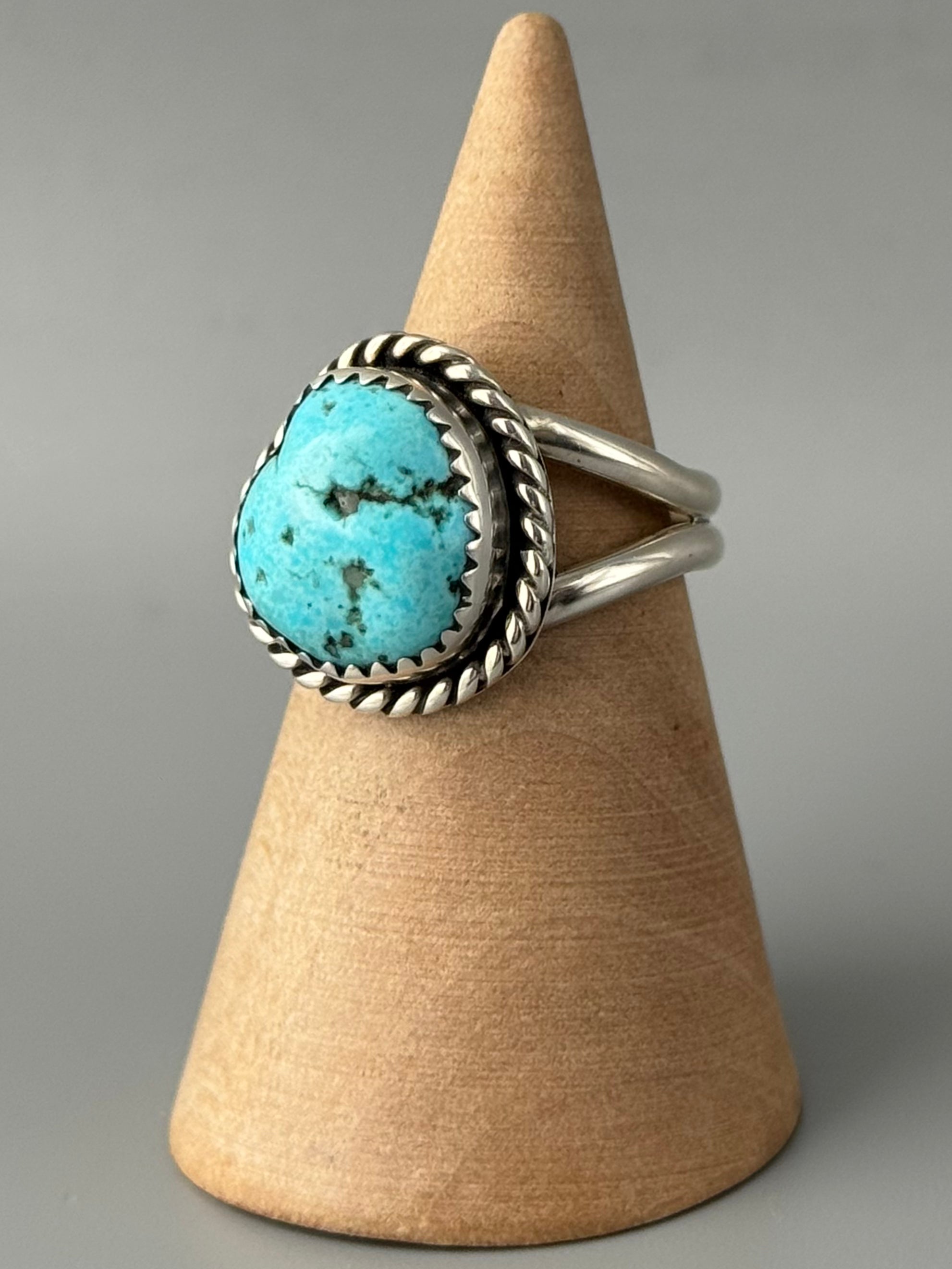 •TURQUOISE - KÉ• Navajo silver ring (size 7.5)