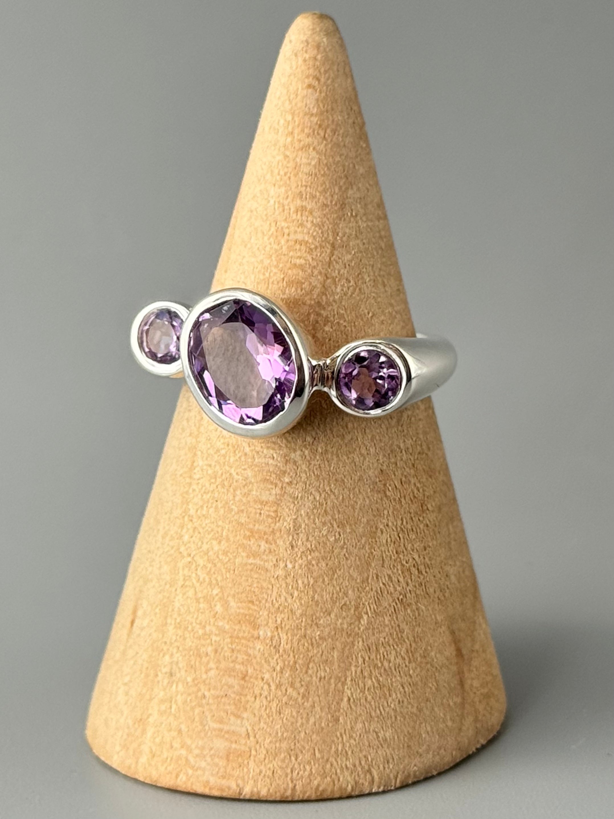 •AMETHYST - ITALIC• sterling silver ring (various sizes)