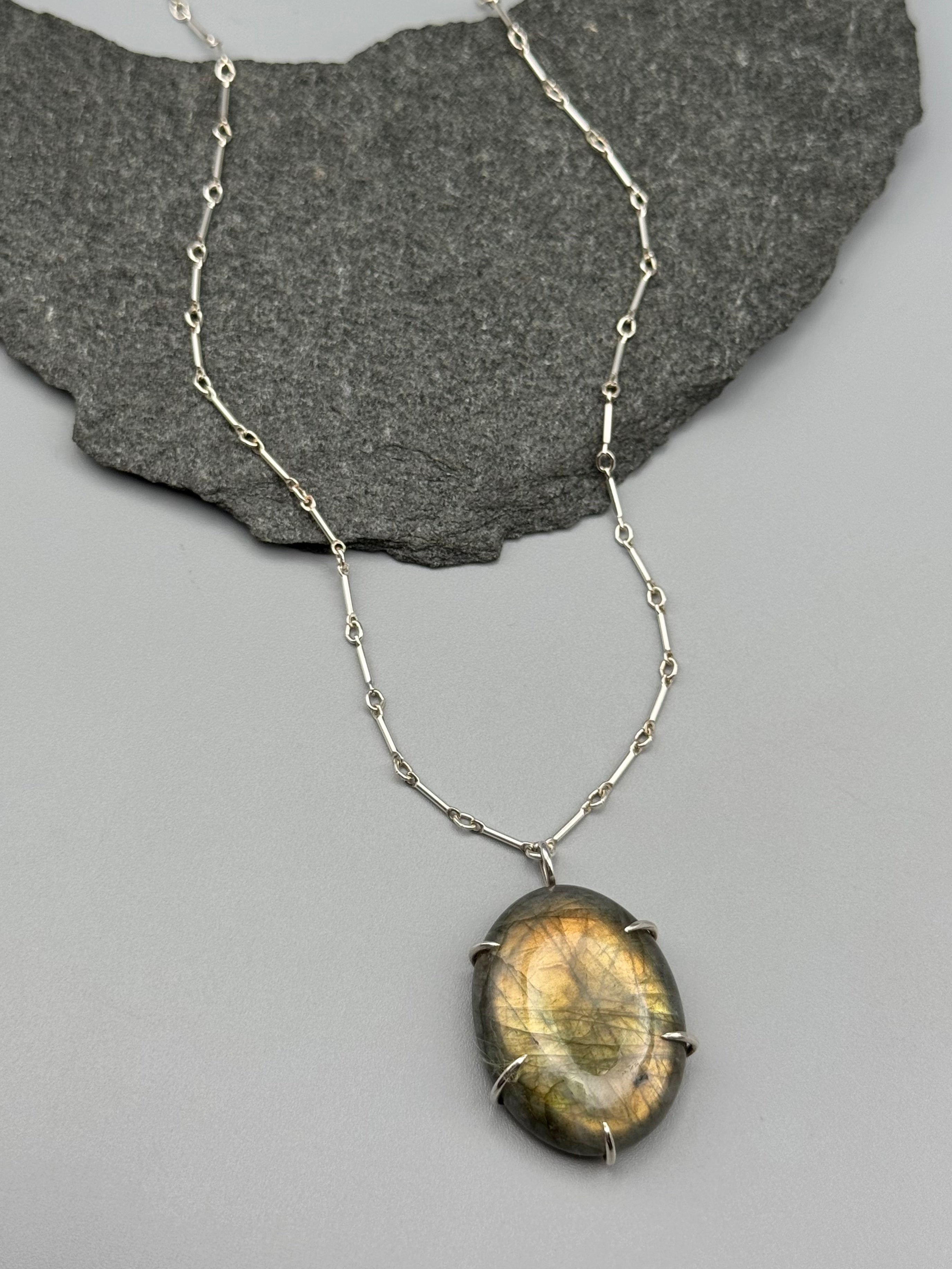 •LABRADORITE - OVAL• sterling silver necklace (18" long)
