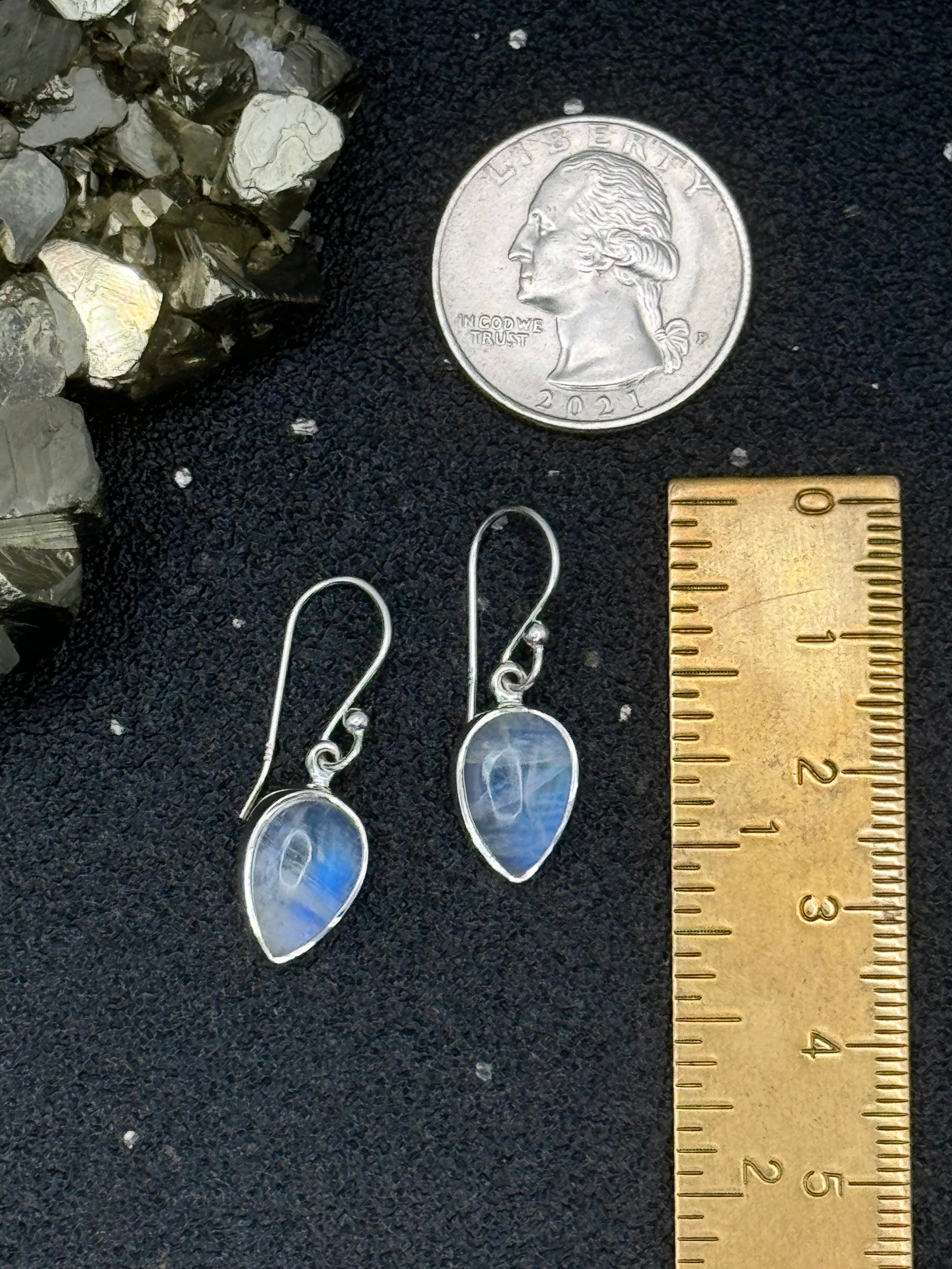 •RAINBOW MOONSTONE SPEAR TEAR• silver dangle earrings