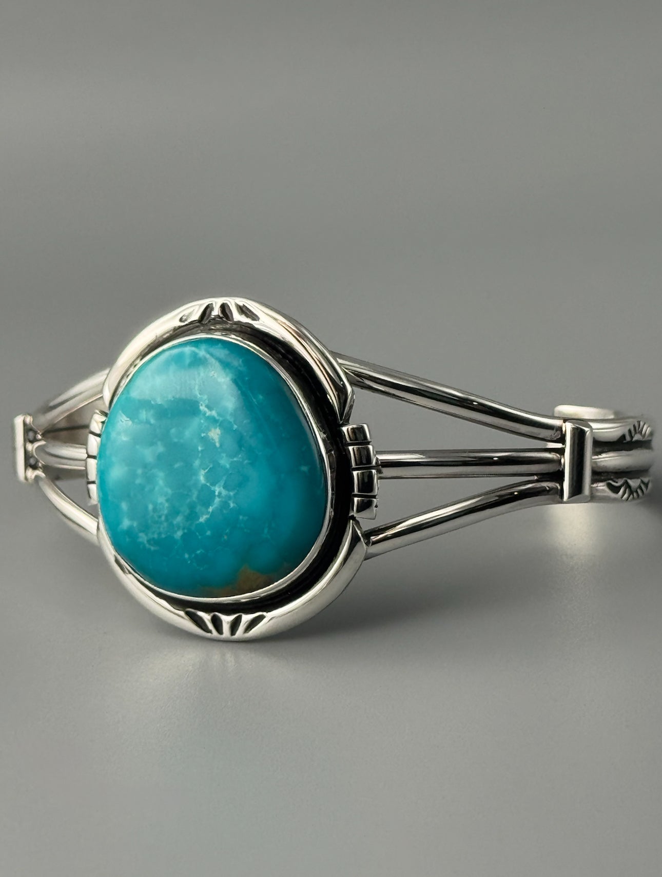•KINGMAN TURQUOISE - BIG MOUNTAIN• Navajo sterling silver cuff bracelet (7.25" +/-)