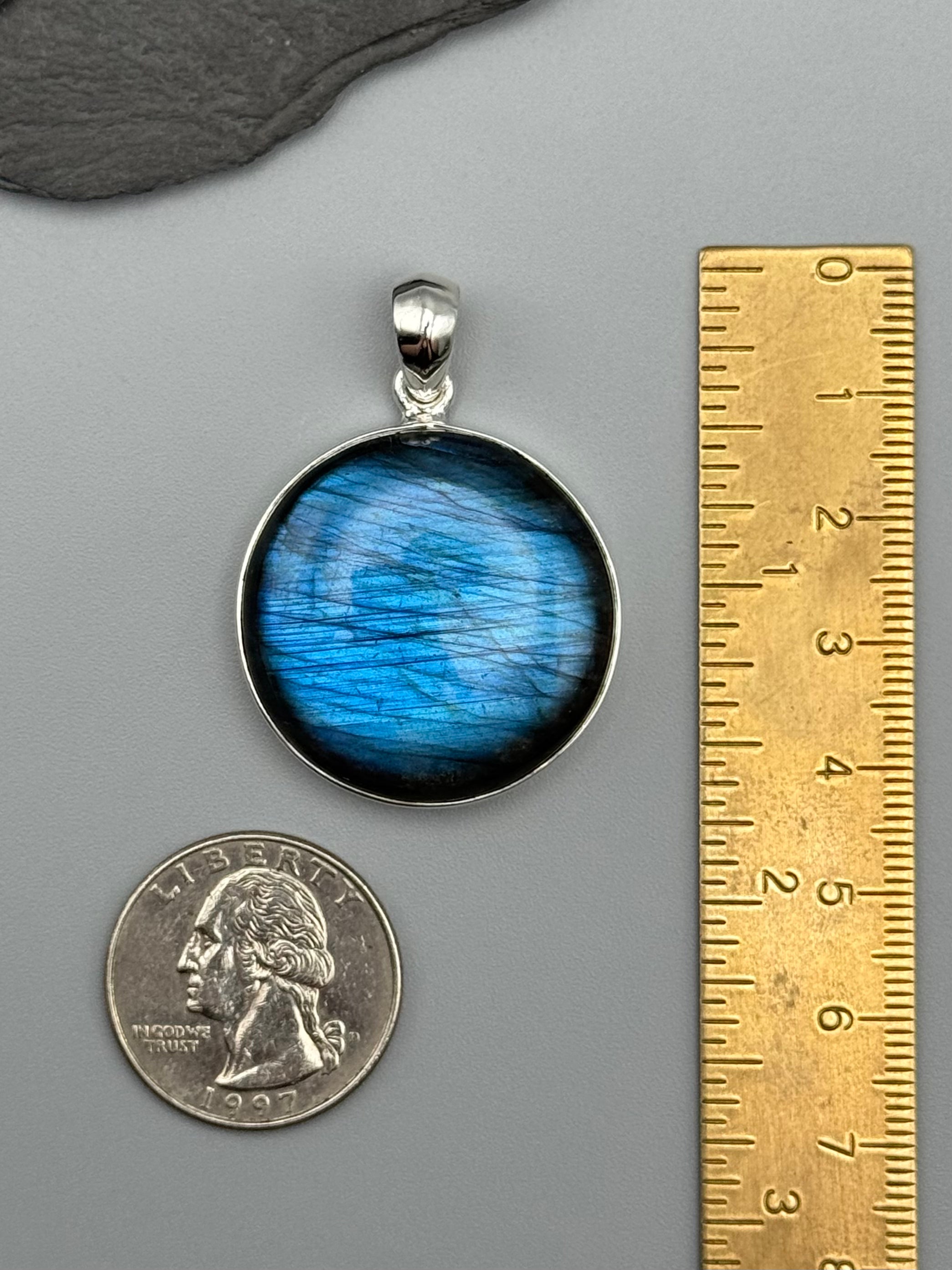 •LABRADORITE - ROUND• sterling silver pendant