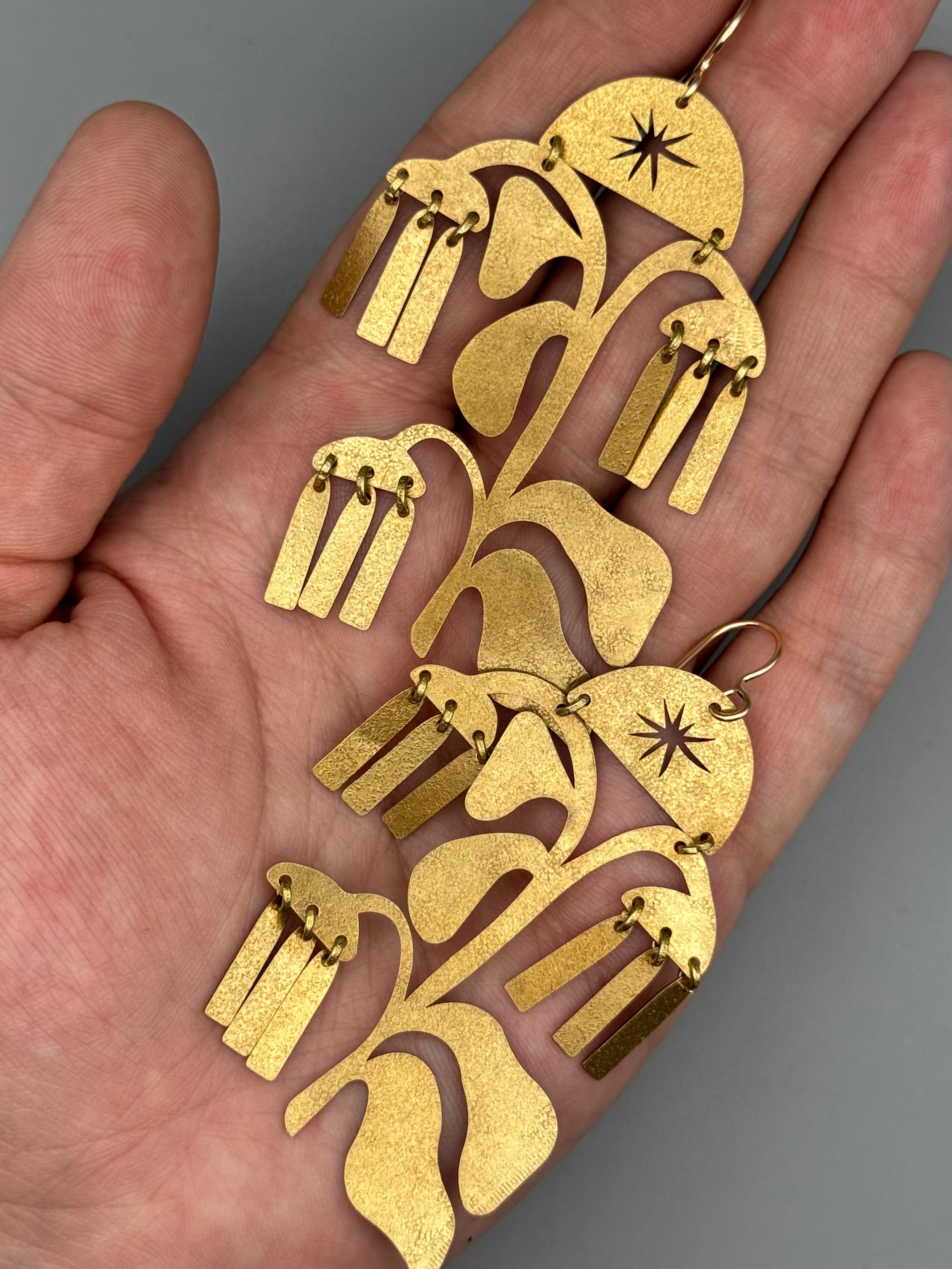 •WILLOW WIND• gold dangle earrings