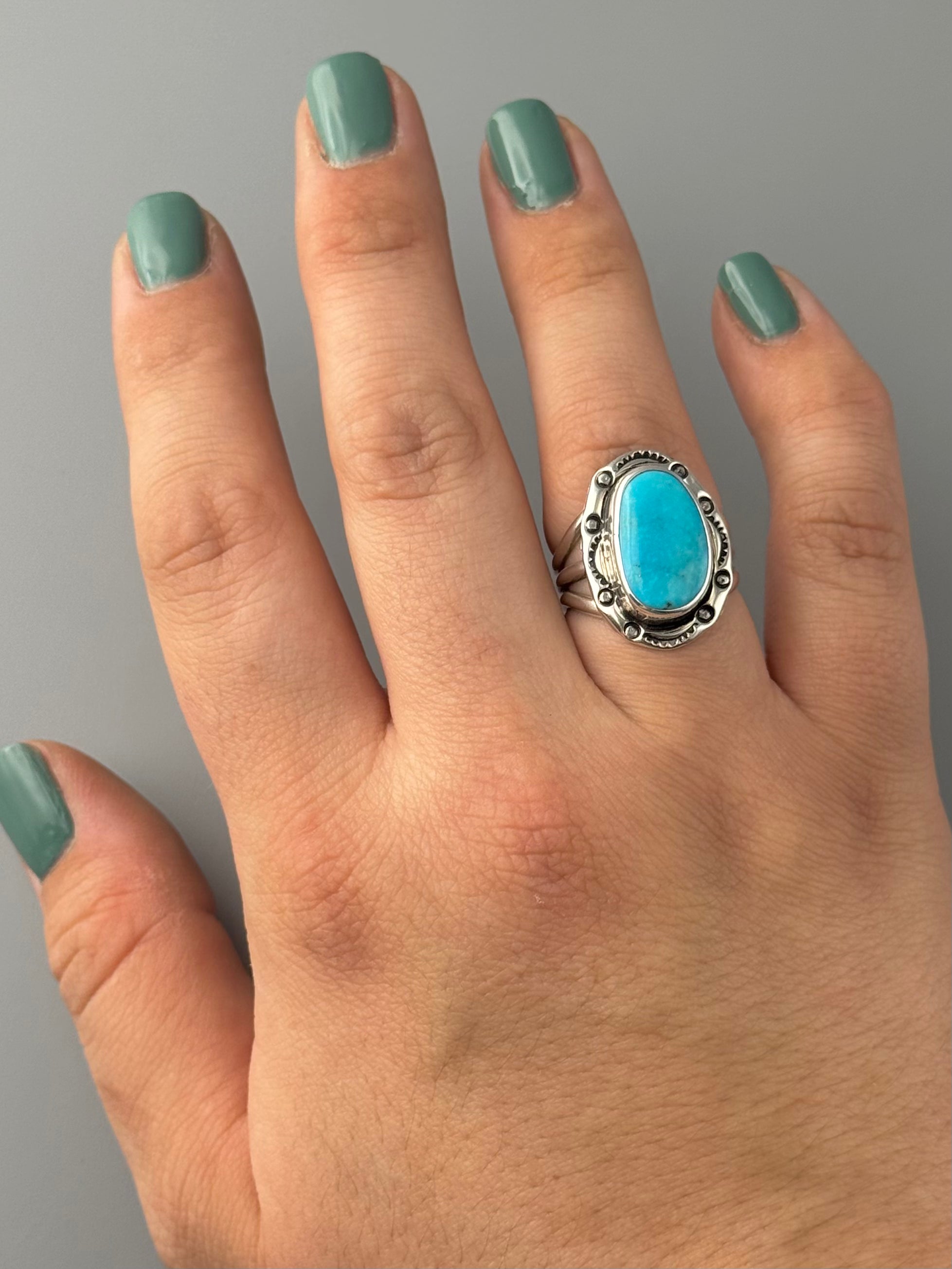 •KINGMAN TURQUOISE - SHÁ• Navajo silver ring (size 7.5)