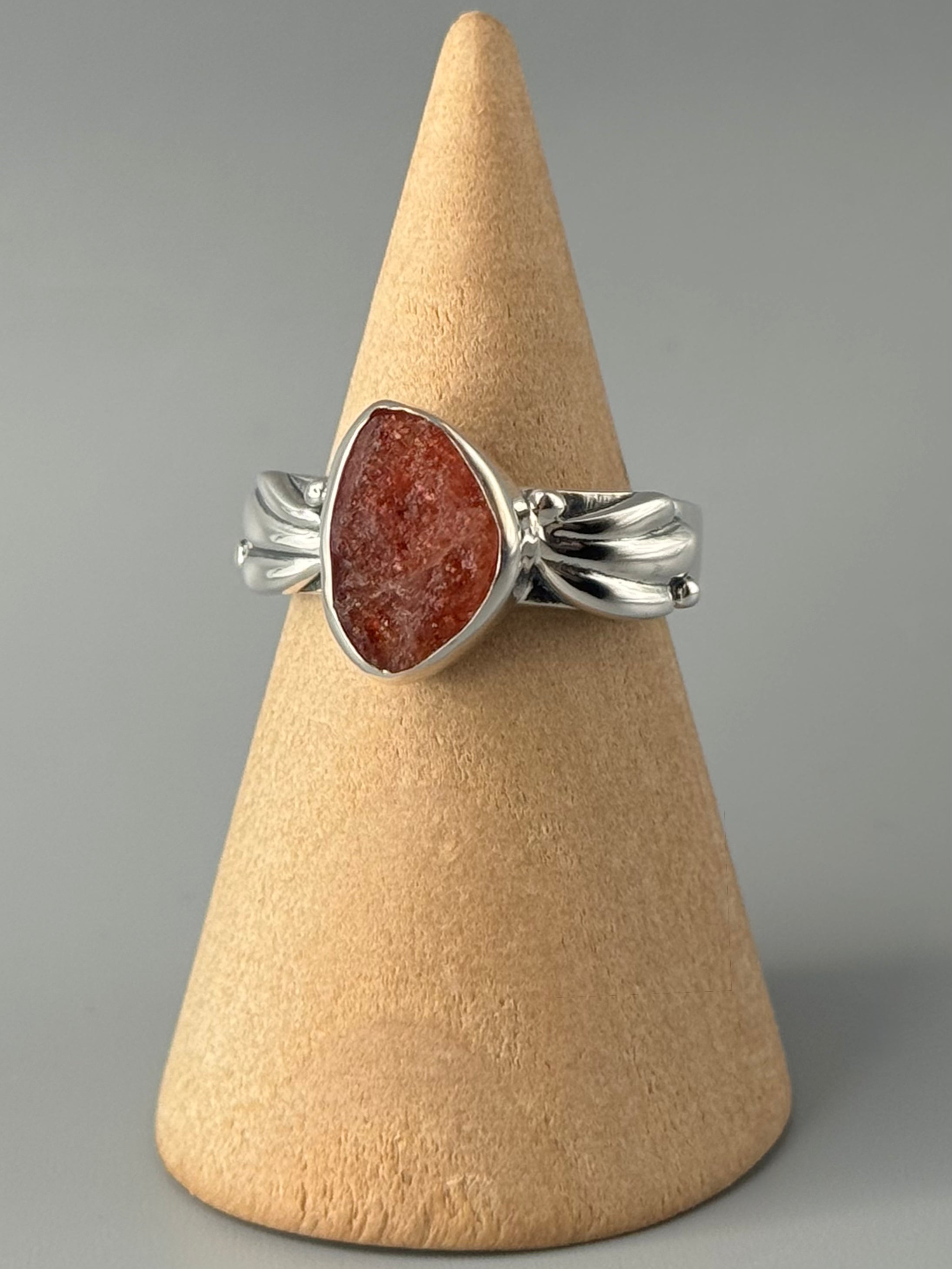 •SUNSTONE - ANTHER• sterling silver ring (size 7)