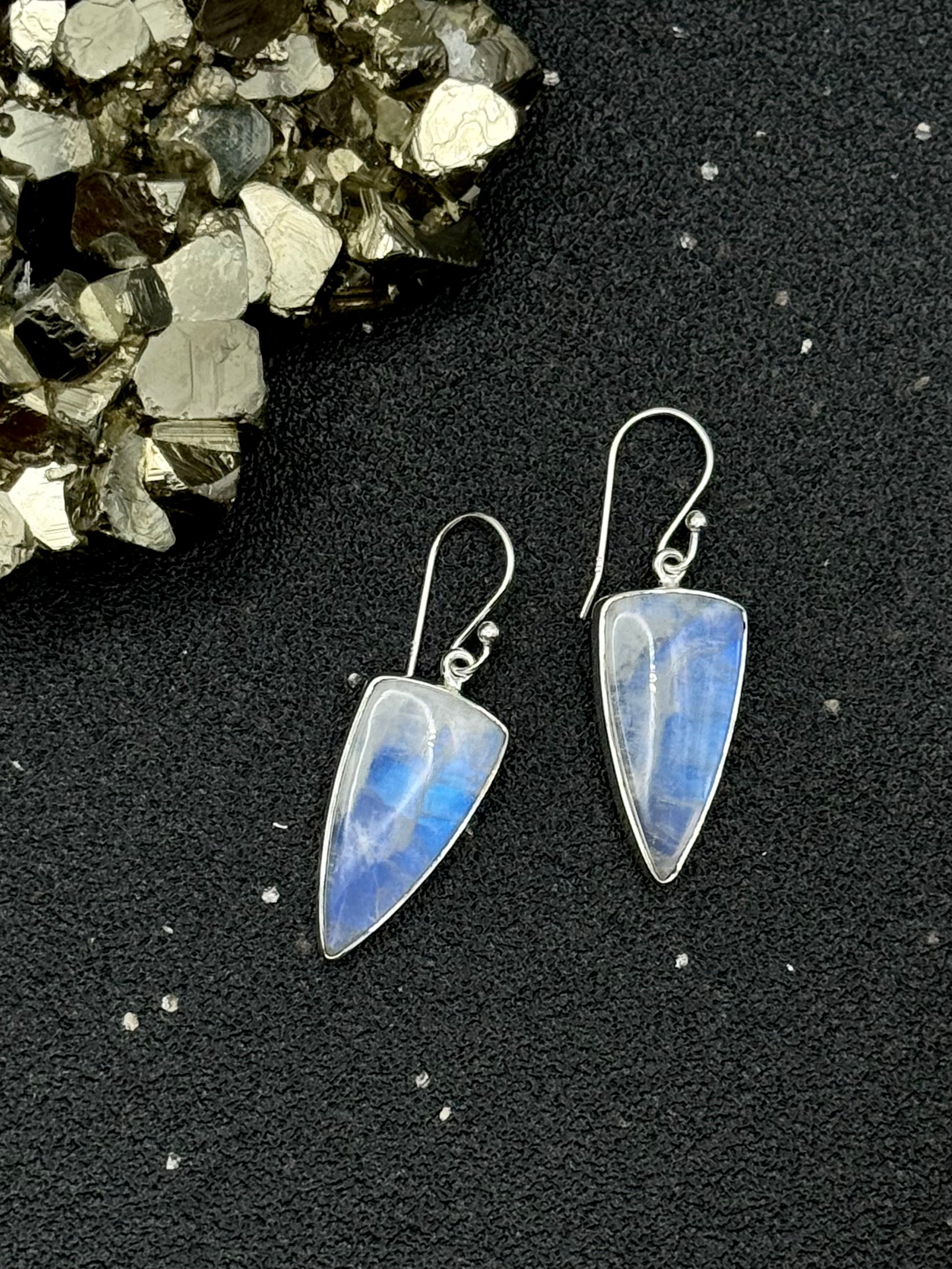 •RAINBOW MOONSTONE FANG• silver dangle earrings