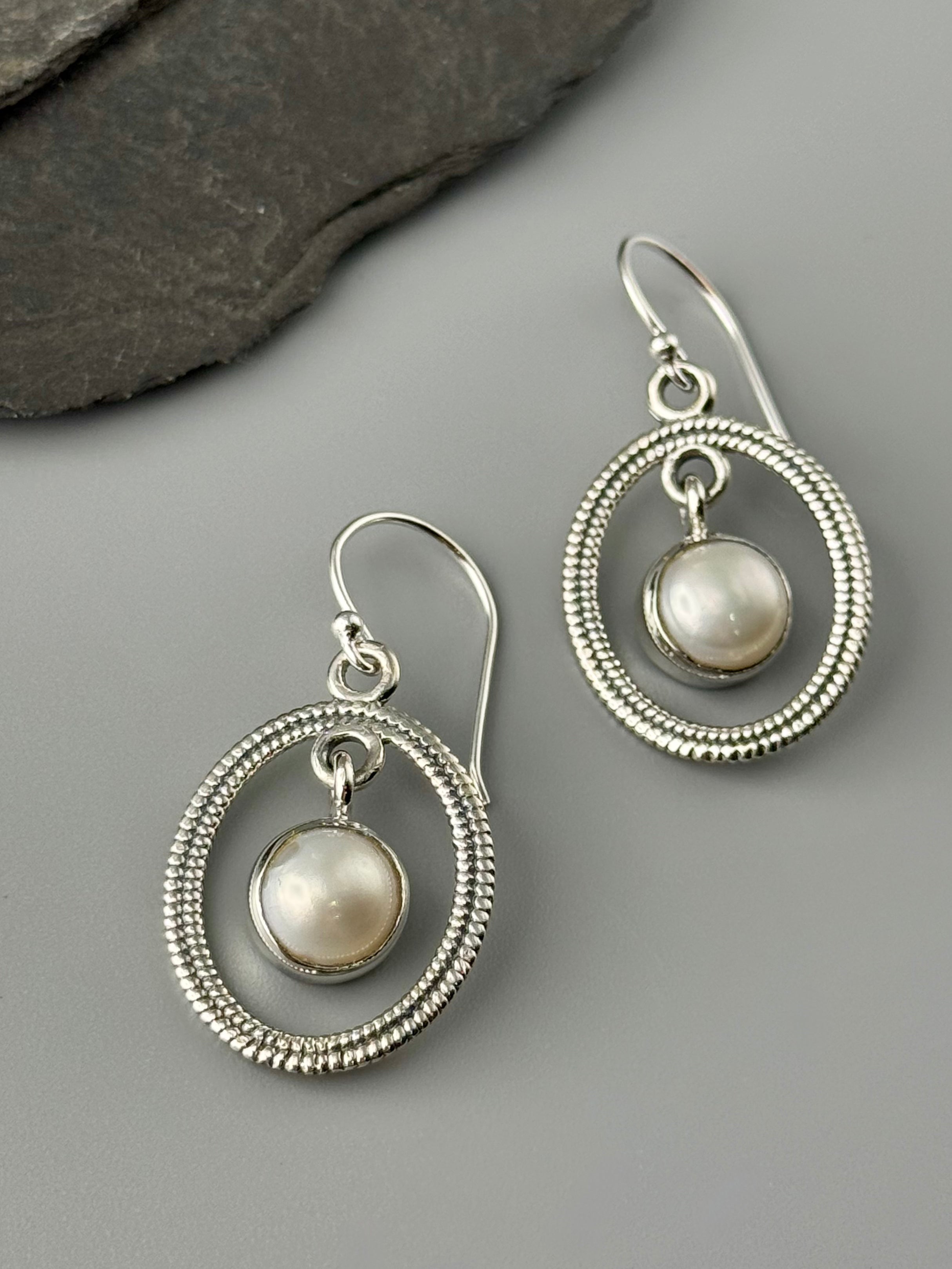 •LASSO• pearl + silver dangle earrings