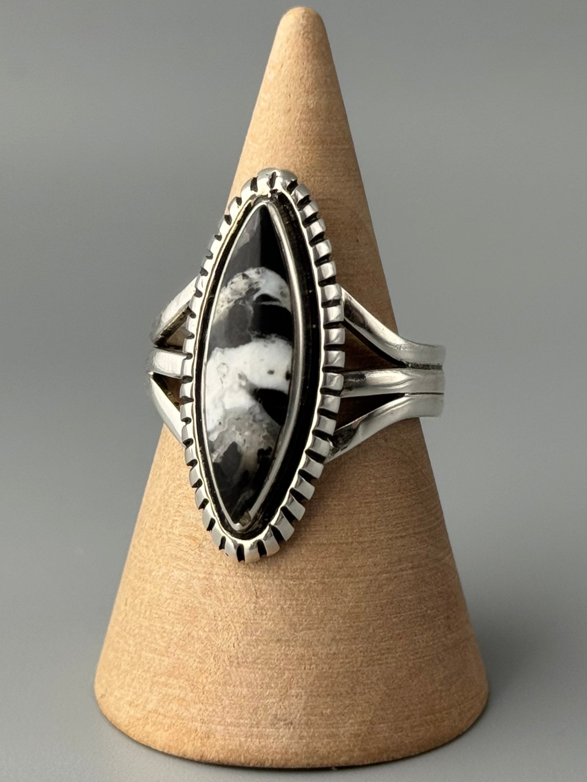 •WHITE BUFFALO TURQUOISE - ATSAH• Navajo silver ring (size 9.5)