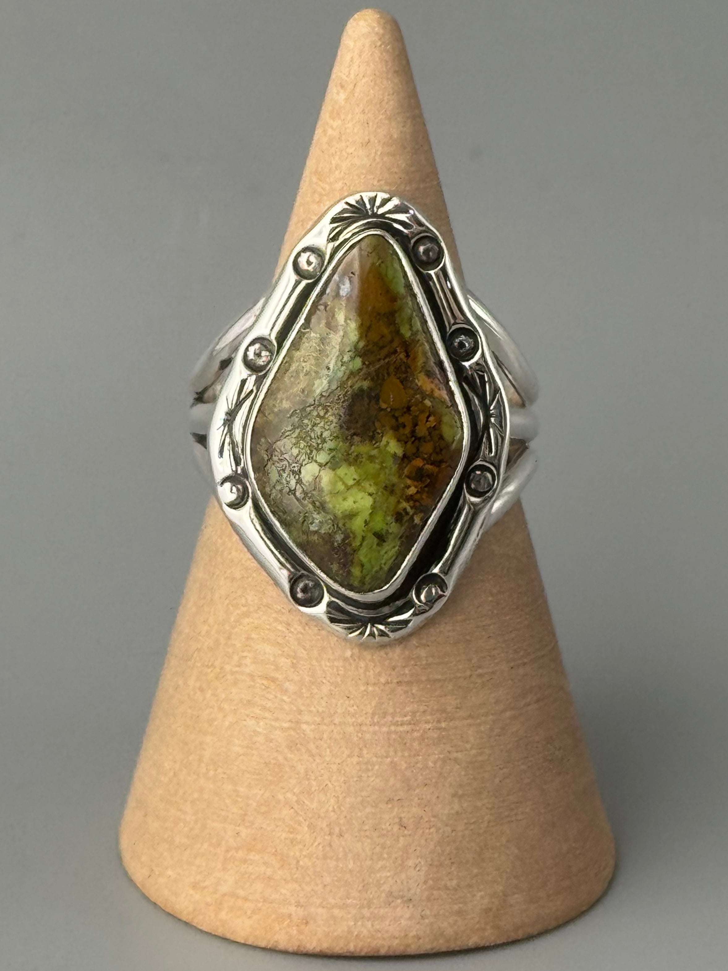 •GASPEITE - SHÁ• Navajo silver ring (size 8.75)