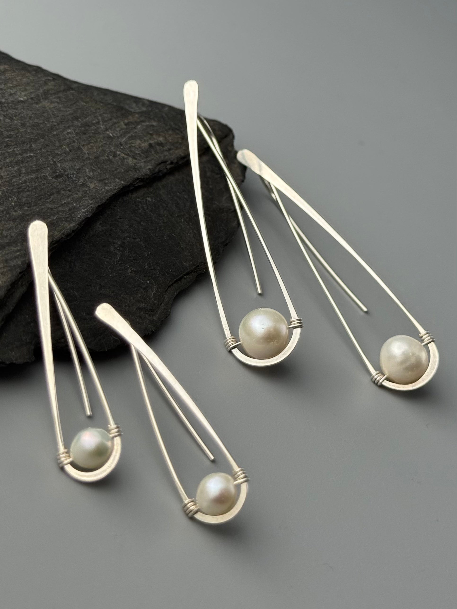 •DEEP DROP THREADER• pearl + silver earrings