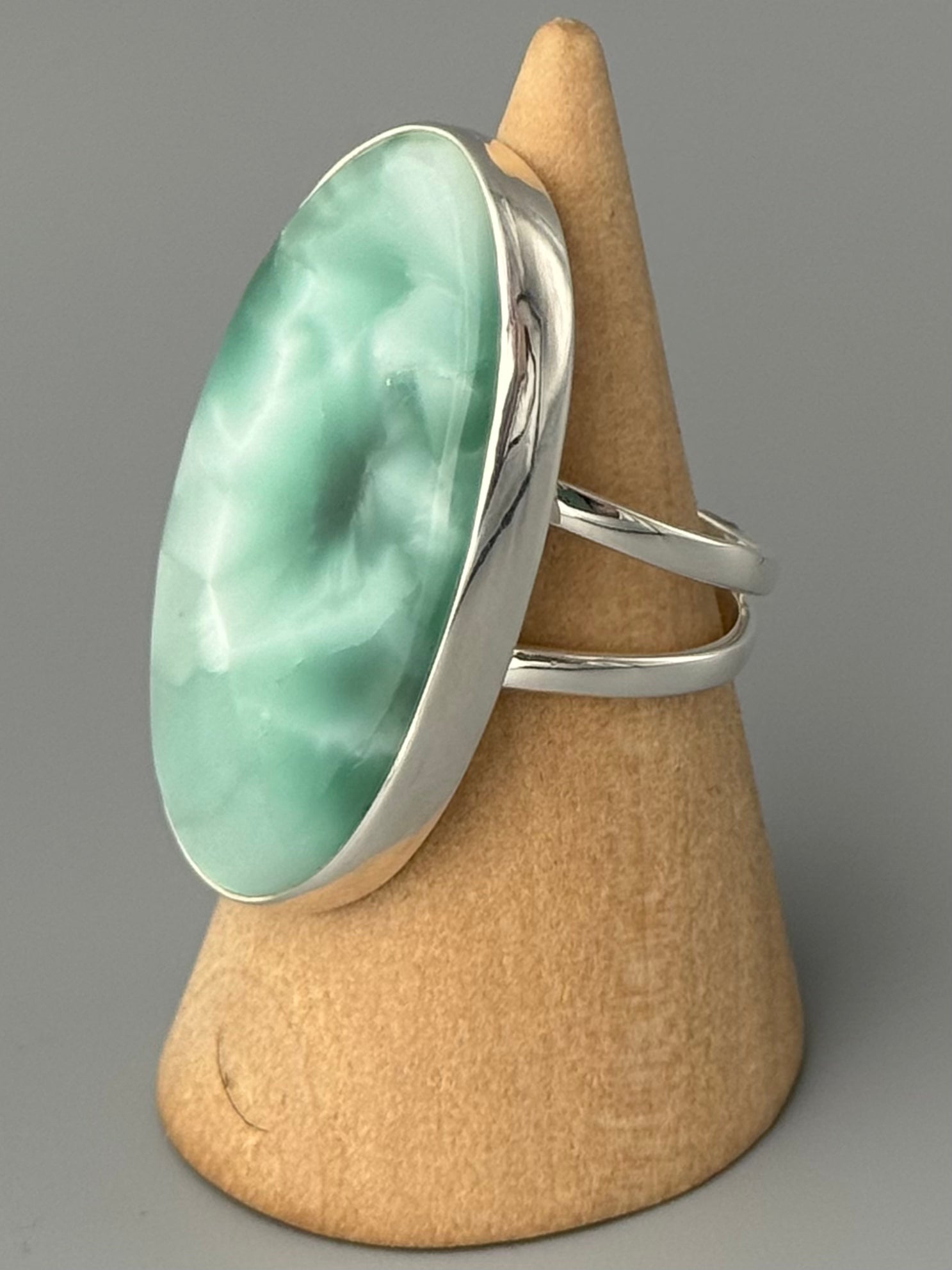 •HEMIMORPHITE - OVAL• split band silver ring (size 8)