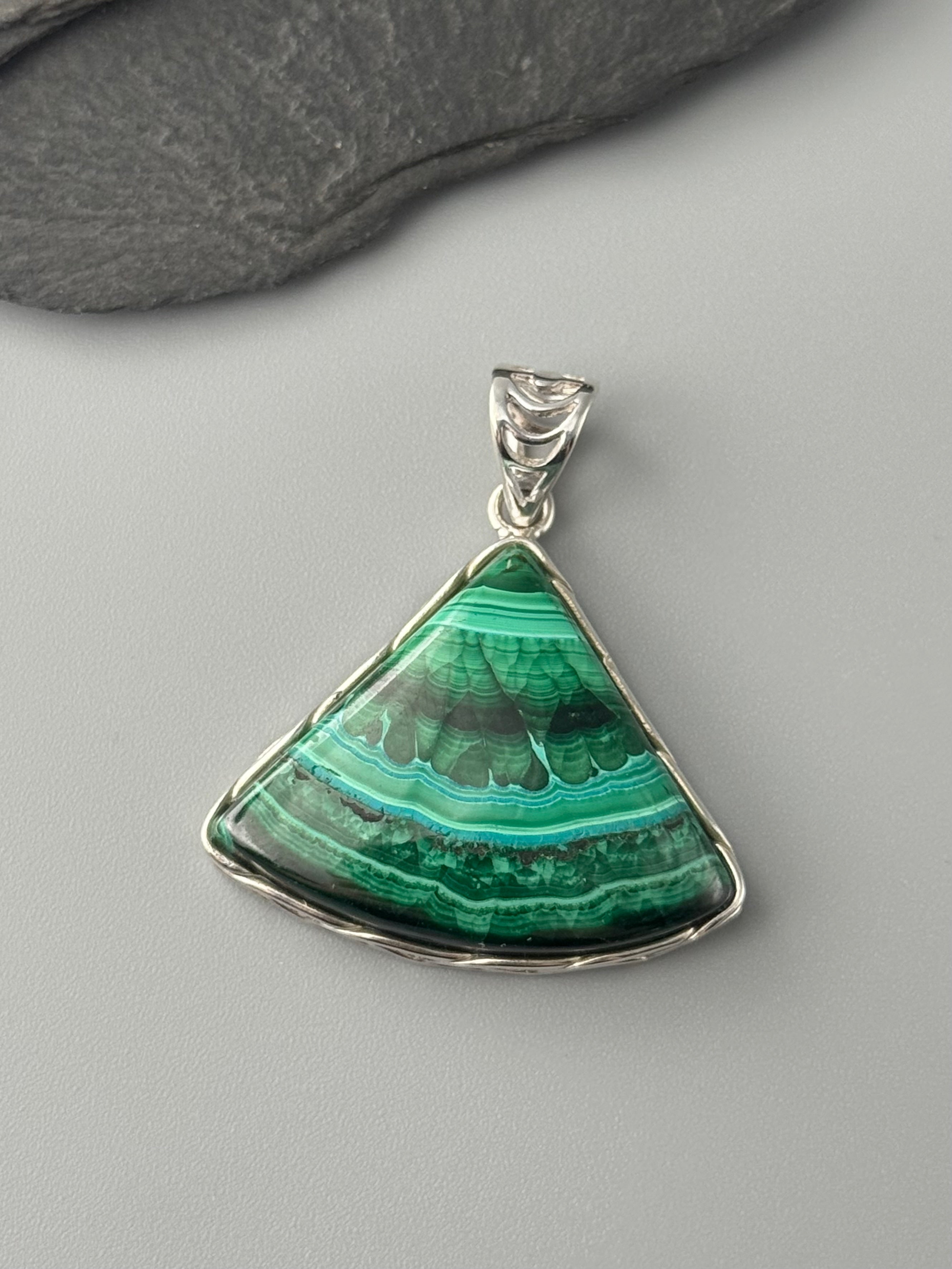 •MALACHITE CHRYSOCOLLA - ROUNDED TRIANGLE• braided bezel silver pendant