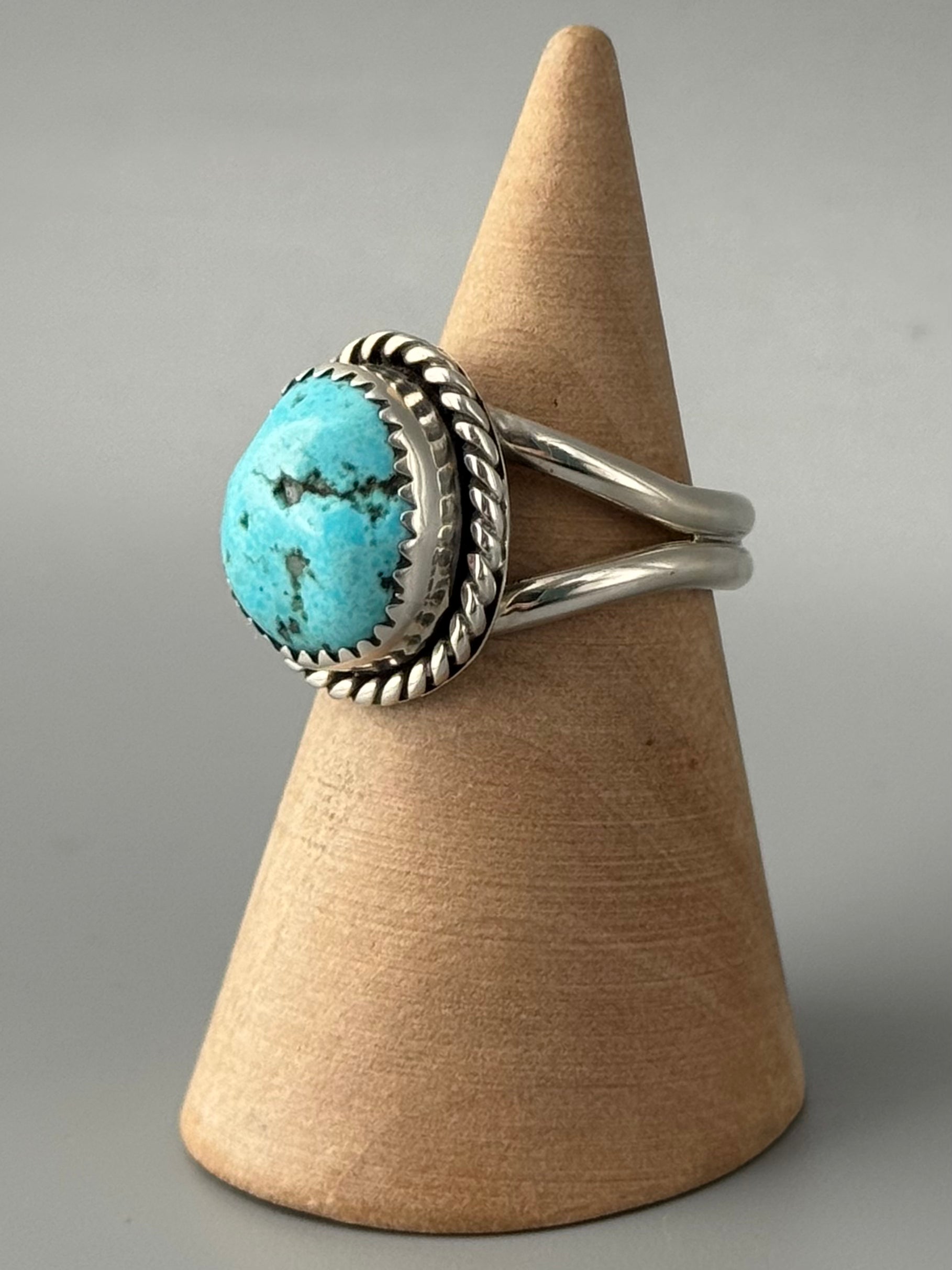 •TURQUOISE - KÉ• Navajo silver ring (size 7.5)