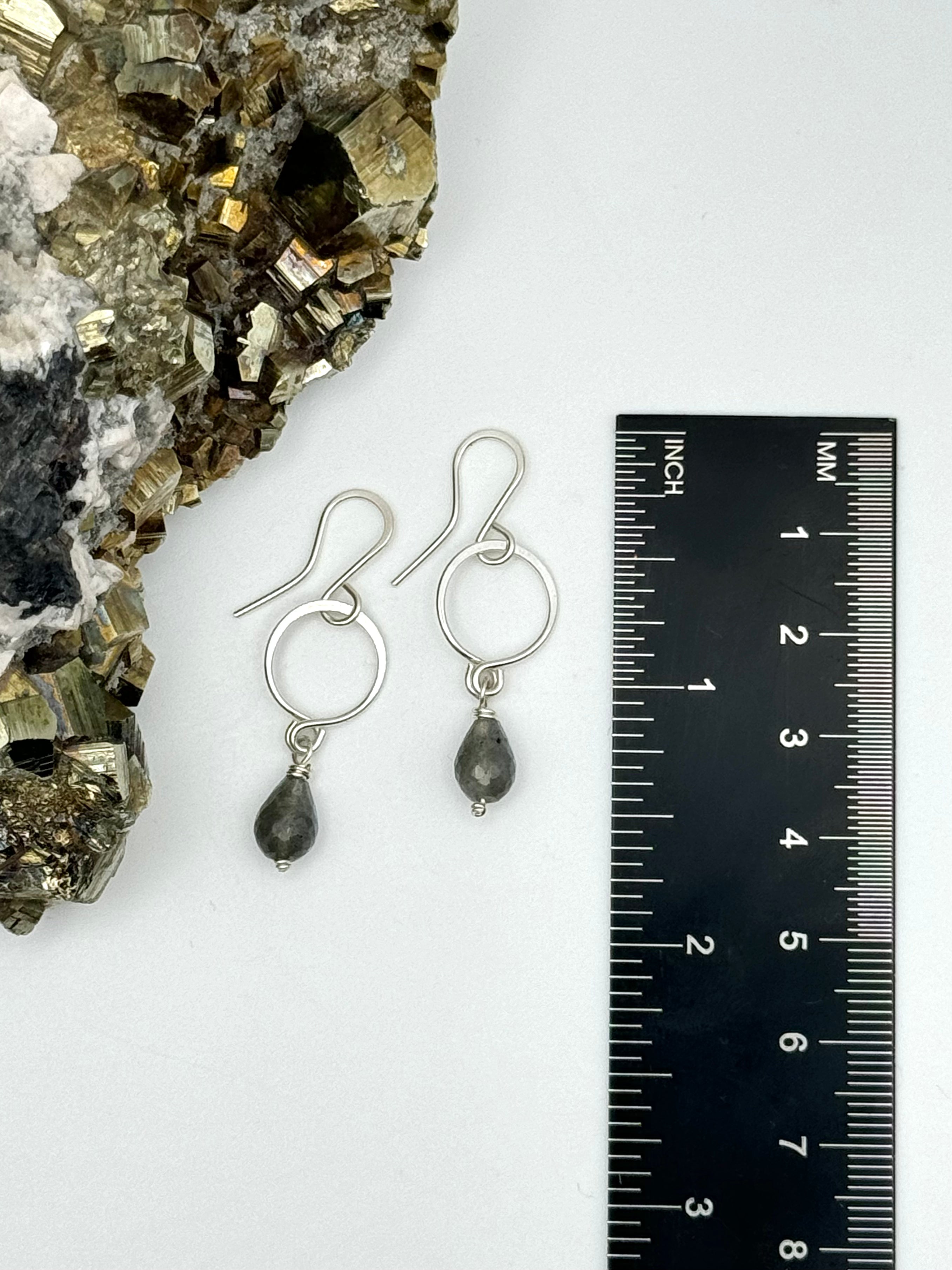 •DROPLET• labradorite + silver dangle earrings