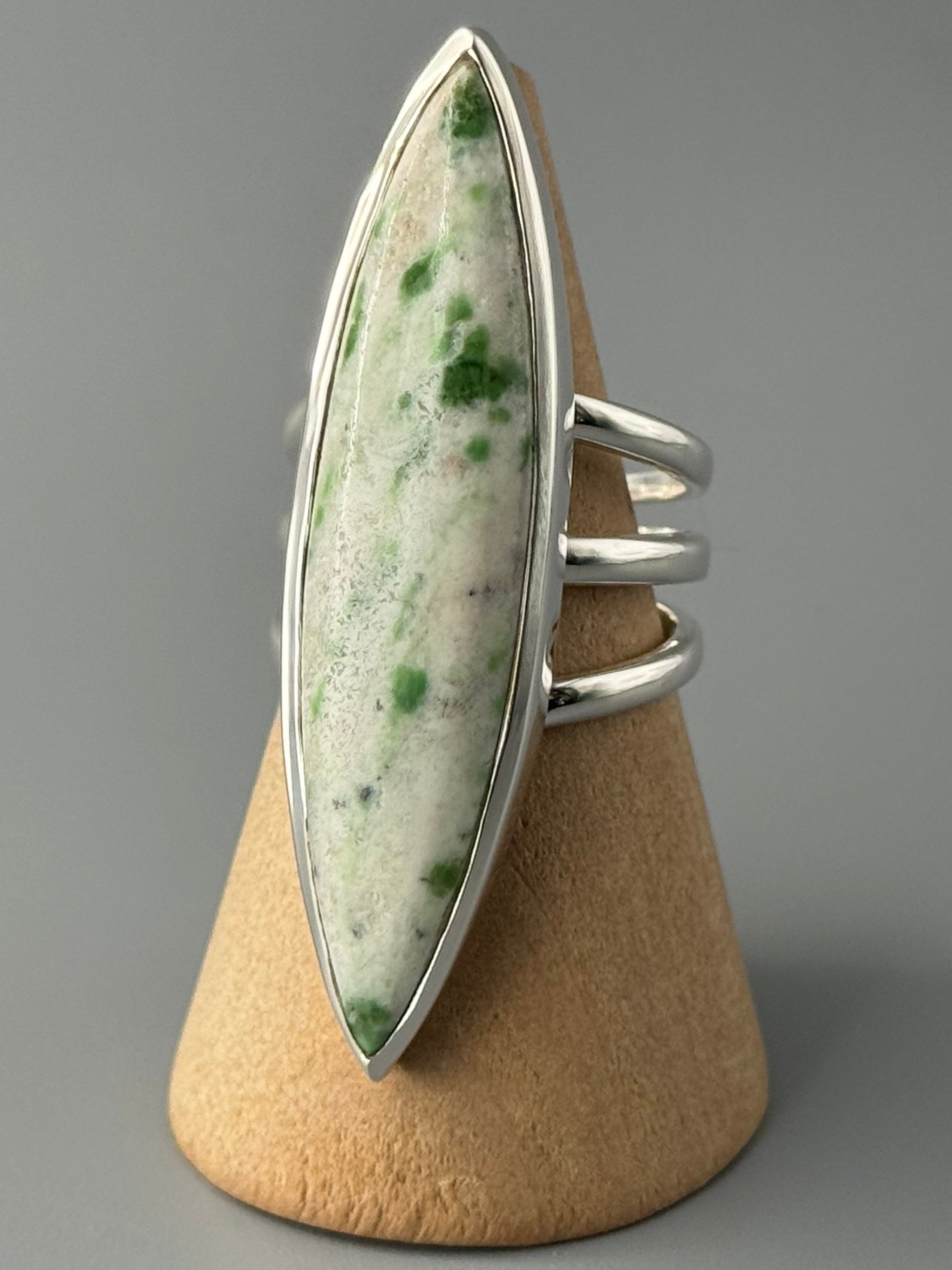 •SAUSSURITE - DEEP MARQUISE• split band silver ring (size 7.75)