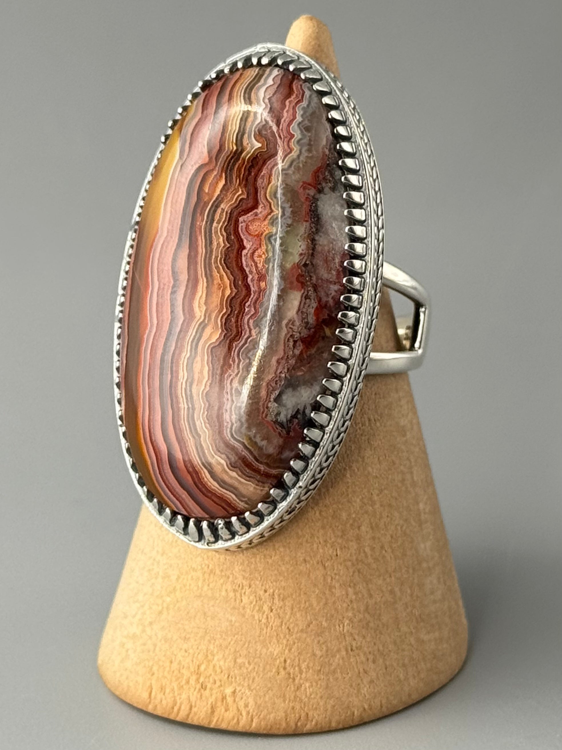 •CRAZY LACE AGATE - OVAL• serrated bezel silver ring (various sizes)