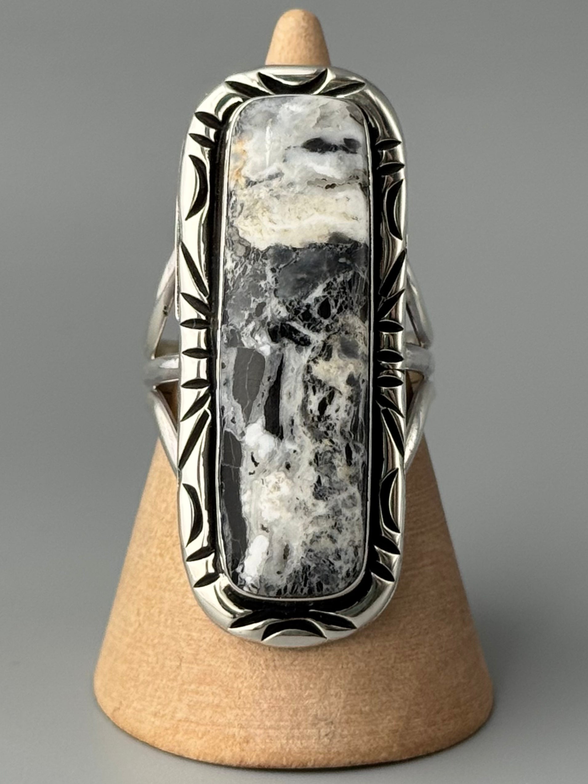 •WHITE BUFFALO TURQUOISE - AZHÍ• Navajo silver ring (size 10)